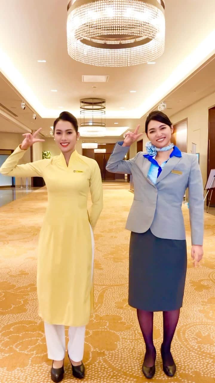 ANAのインスタグラム：「I just wanna dance💙💛 @vietnamairlines  @vietnamairlines_japan  #allnipponairways #vietnamairlines #ca #vietnam #japan  #dance #nhảy #tiếpviênhàngkhông」