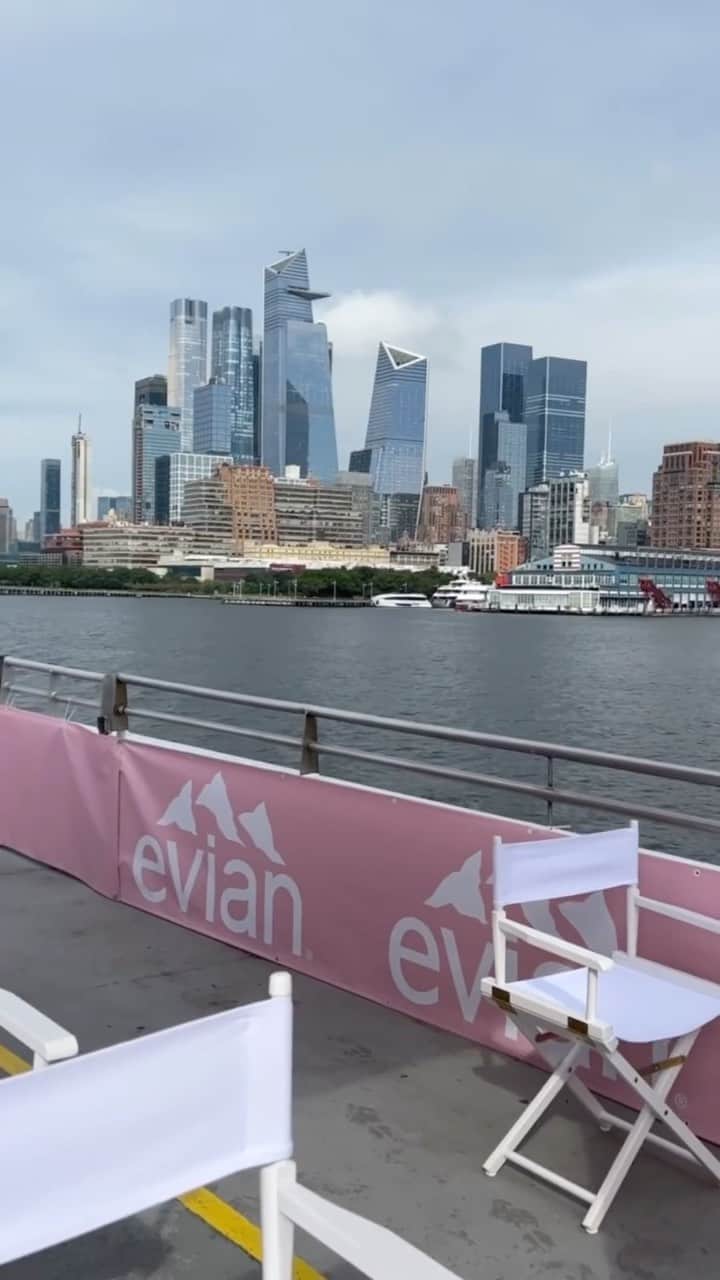 evianのインスタグラム：「@USOpen wrapped 🎾⛴   We’ve had an amazing time being the official water of the US Open and sailing along the Hudson River on the SS evian 💧   From having @mariasharapova as the ship’s captain to enjoying the Men’s Final match from the ‘courtside’ of New York City’s first floating tennis court, all while staying refreshed with evian, we made memories we won’t forget.   Until next time 👋   #evian #USOpen #tennis」