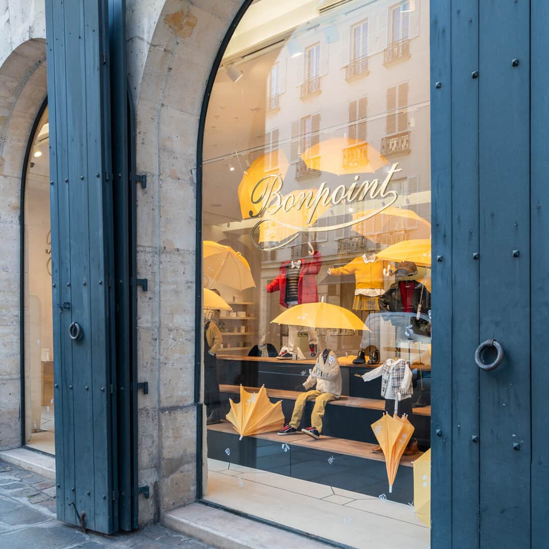 bonpointのインスタグラム：「New Bonpoint FW23 | Solar spirit​ Discover our Fall collection with new silhouettes inspired by your little ones' school wear. ​  Share your pictures of the new window display with us! ​  #Bonpoint」