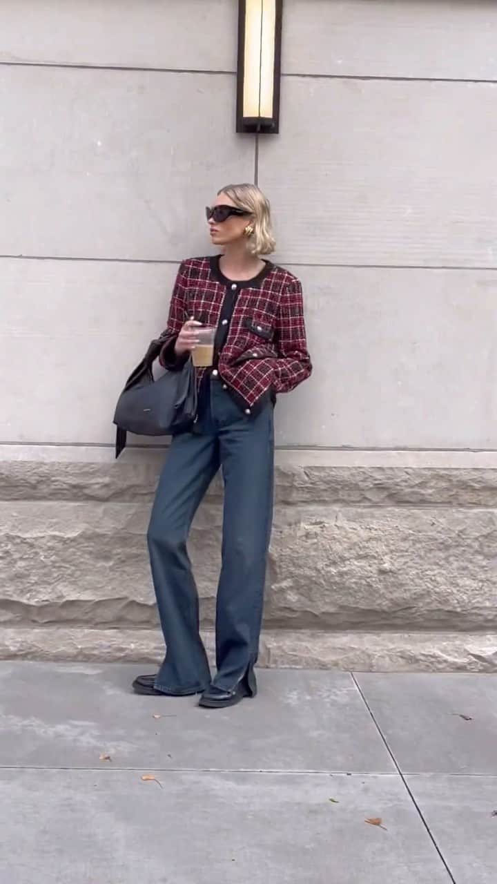 エルザ・ホスクのインスタグラム：「An everyday NYC vibe 🤍 @aninebingofficial #ANINEBINGmuse」