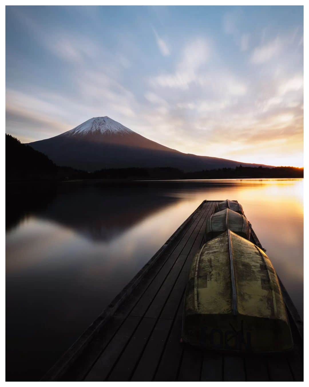 Takashi Yasuiのインスタグラム：「Mt Fuji 🗻 January 2017  #田貫湖 #USETSU #unknownjapan #explorejapan #hellofrom #widenyourworld  #createexploretakeover #passionpassport  #MadeWithLightroom #vscofilm #huntgram #hbouthere #hbweekends #photocinematica #SPiCollective #ASPfeatures #reco_ig #TakashiYasui」