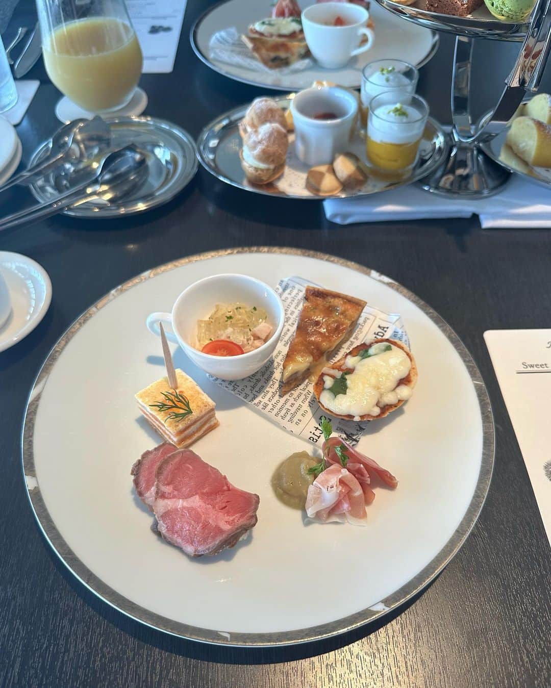 立花琴未さんのインスタグラム写真 - (立花琴未Instagram)「⁡ ⁡ 𝐴𝑓𝑡𝑒𝑟𝑛𝑜𝑜𝑛 𝑇𝑒𝑎 ☕︎︎‎𓂃 𓈒𓏸 アフタヌーンティー ...