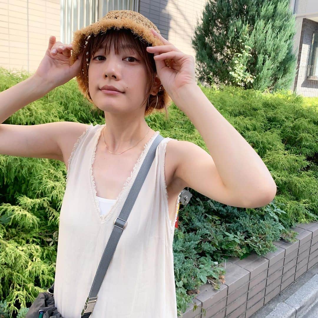 石川瑠利子のインスタグラム：「. . 夏の終わりを感じますね🍉💫 . . #なぜか投稿消えてた笑」
