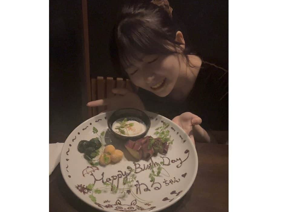 菅井友香さんのインスタグラム写真 - (菅井友香Instagram)「久しぶりにねるとご飯に行けました🥢  思い出話やこれからのこと、色々お話しして、沢山笑えたひとときでした☺️  楽しかったー‼︎  それにしても写真暗い。笑💦  #ねるちゃん #happybirthday」9月13日 21時33分 - yuuka_sugai_official