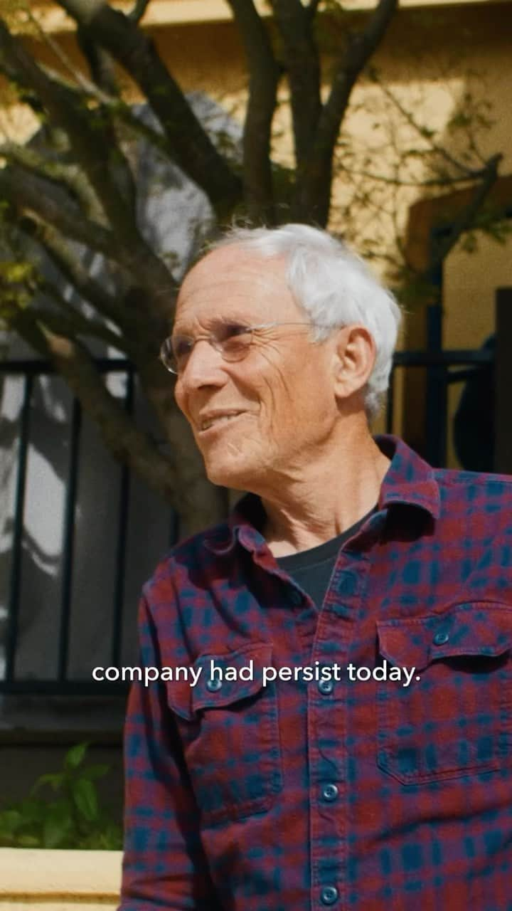 patagoniaのインスタグラム：「“You can run a company without losing your soul.” —Vincent Stanley   Ever started a job that you thought would be temporary, only to end up staying a whole lot longer? Vincent intended to work at Patagonia for six months and save enough money to travel around Europe. Fifty years later, he’s still working here, helping pass along, evolve and create the philosophies at the heart of Patagonia.   #WhatWeDo #philosophy」