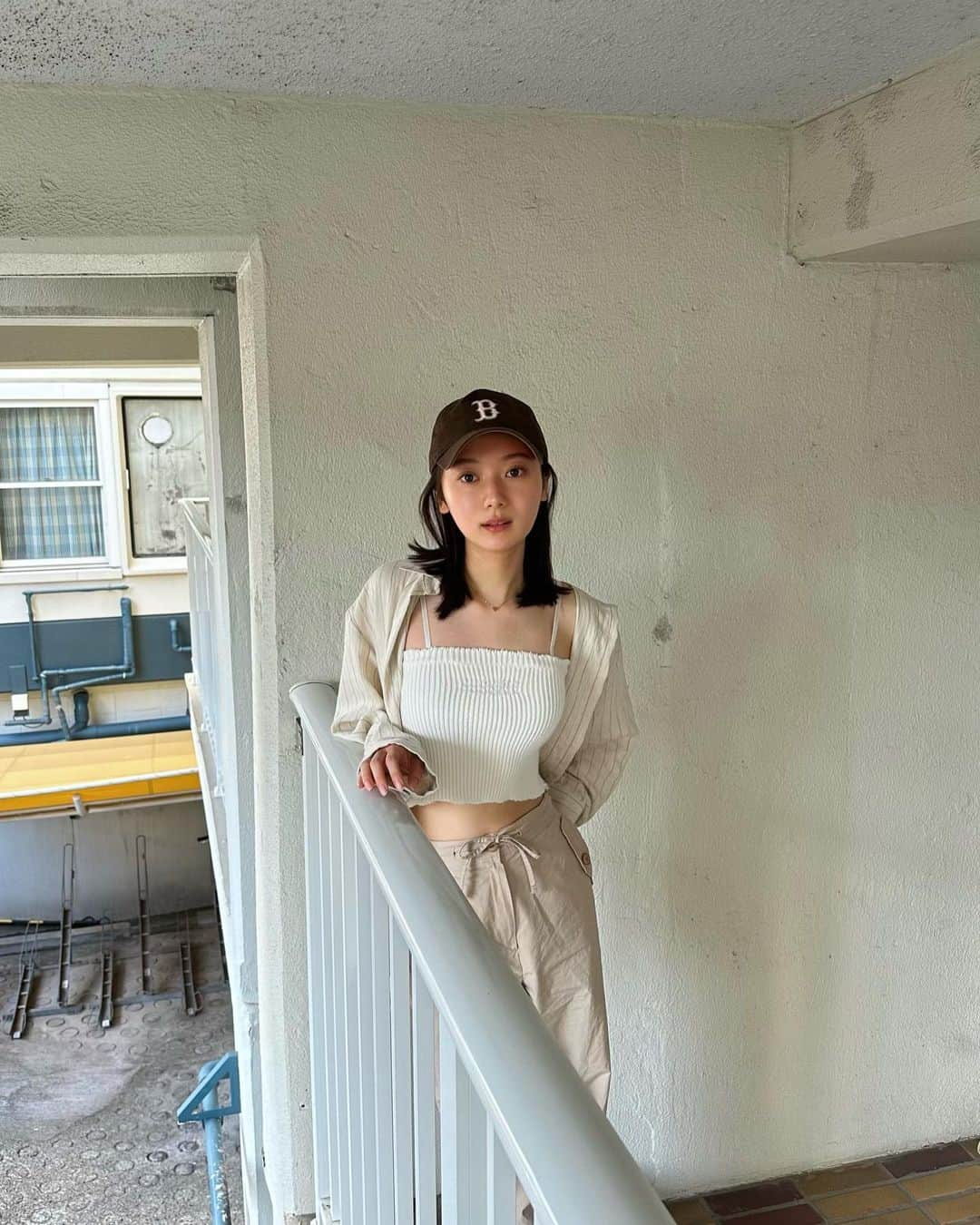 のインスタグラム：「好きな色味コーデ🤍 #えりしふく」