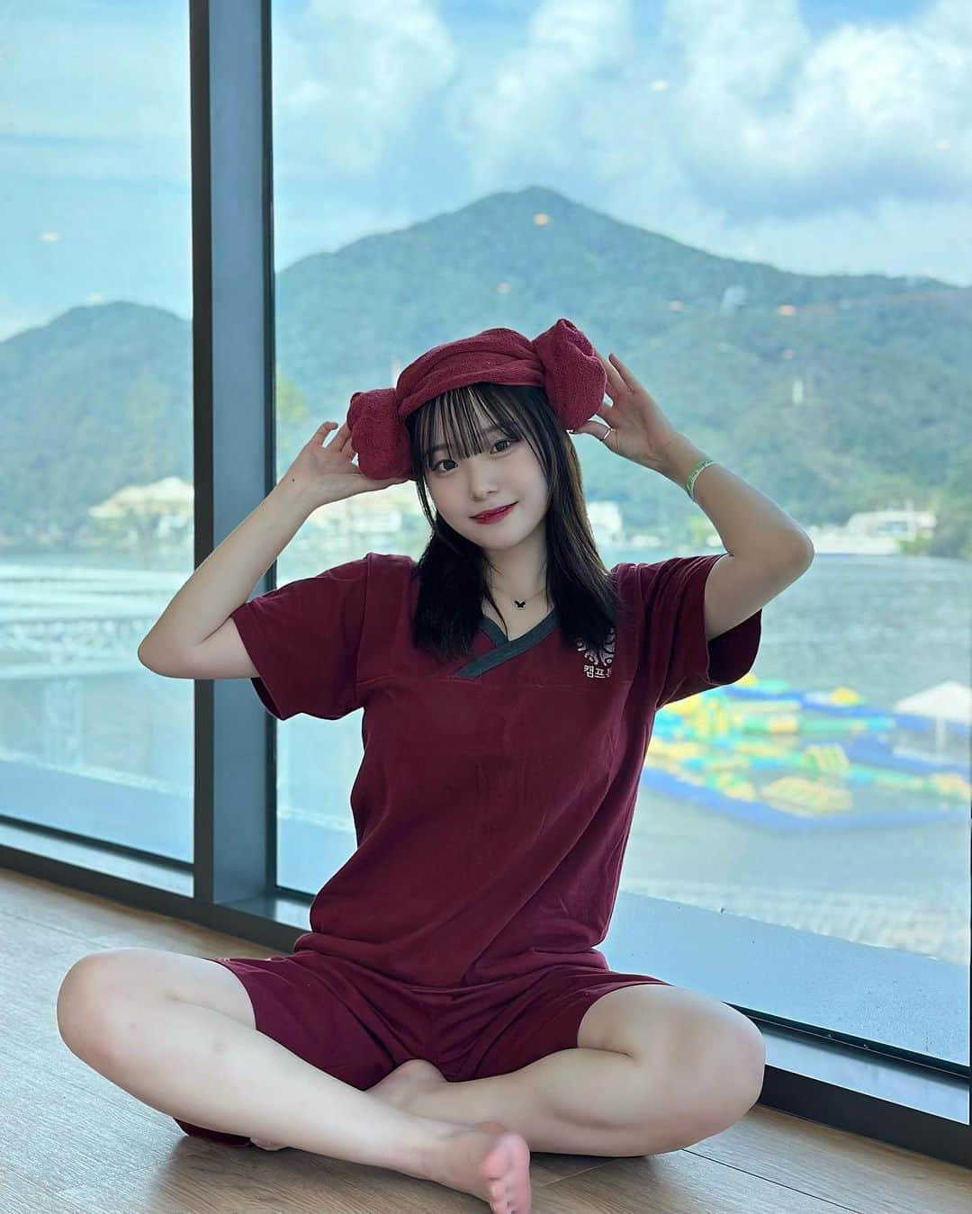 のインスタグラム：「韓国のサウナだよ いとこに撮ってもらった〜 ひつじ🐑   #찜질방  #양머리」