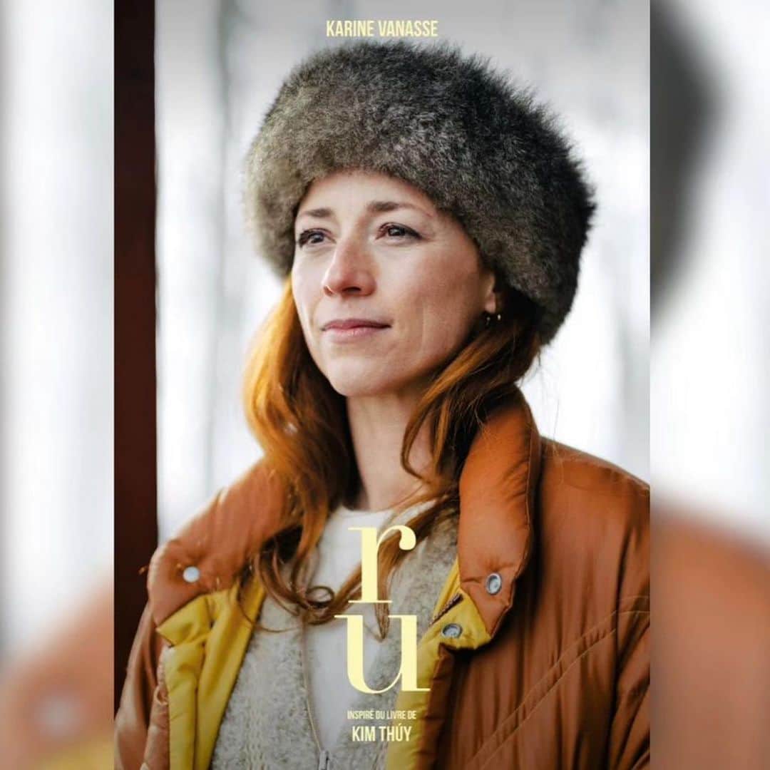 カリーヌ・ヴァナッスのインスタグラム：「Le film RU, inspiré du livre de @kimthuylythanh, en première mondiale ce soir au @tiff_net.  Je fais ce métier entre autres pour avoir la chance de côtoyer et de collaborer avec des humains et créateurs comme eux…  @chloedjandji @chantalthuy @jean.bui #PatriceRobitaille @malicorbeilgauvreau  Credit 📸 : @drowster   Bravo Kim pour tous ces mots plus grands que nous tous, mais à ta hauteur à toi et de celle de tous ceux qui les ont vécus.  En salle le vendredi 24 novembre. 🎞️  • Réal : Charles-Olivier Michaud • Scénario : Jacques Davidts • Production : @amalga.prod @andredupuy」