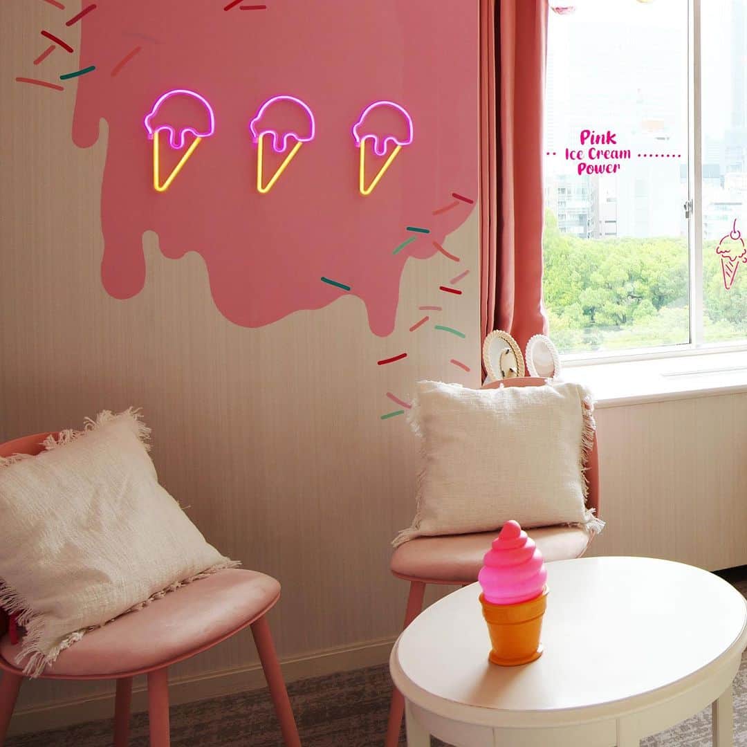 東京プリンスホテルさんのインスタグラム写真 - (東京プリンスホテルInstagram)「【1日1室限定】 9月18日(月)までお楽しみいただける「CanCam Collaboration Room」。 今年のテーマ｢Pink Ice Cream Power｣がちりばめられたお部屋で写真撮影した後は、ナイトプールへ！ ゆめかわいい空間を思う存分お楽しみください💖  The CanCam Collaboration Room is available until September 18th! ✨  After having a good look around and taking plenty of pics in your uniquely vibrant guest room, charmingly dressed in our “Pink Ice Cream Power” theme, head out to the pool for an equally colourful and captivating after-hours pool party! 💖   "CanCam" room is limited to one booking per night  Share your own images with us by tagging @tokyoprincehotel  —————————————————————  #東京プリンスホテル #camcanコラボレーションルーム #ナイトプール #tokyoprincehotel #cancamナイトプール #kawaii #summervacation」9月13日 21時53分 - tokyoprincehotel