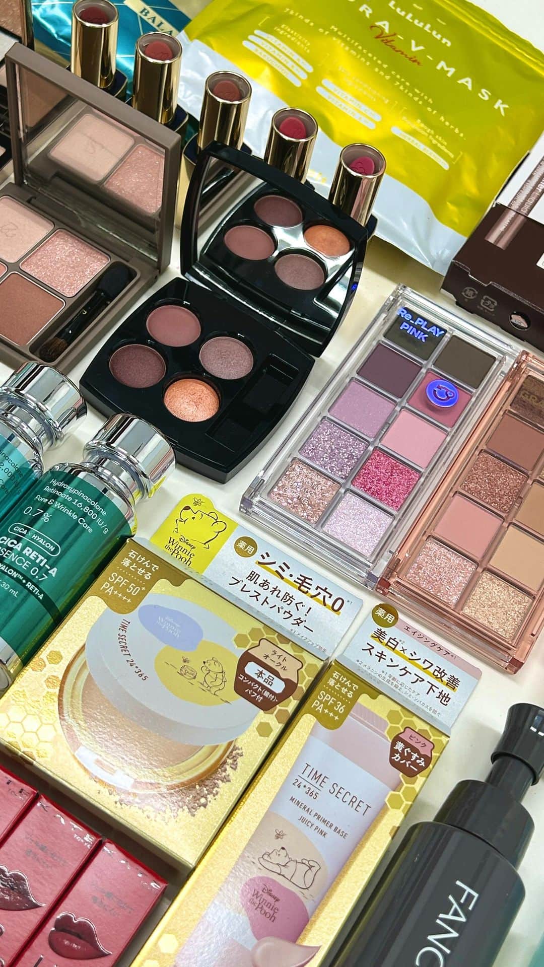 のインスタグラム：「@cosme OSAKA購入品紹介🛍️  CHANEL SUQQU エスティ ローダー PEACH C」