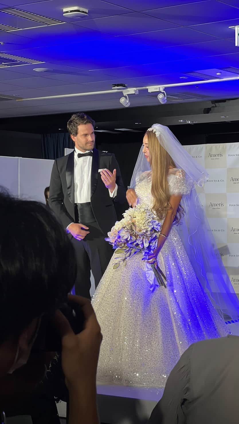 GENKINGのインスタグラム：「@ameris_wedding  ローンチ記念LIVE🩷」