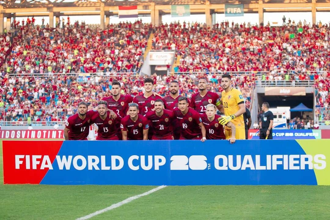 ラファエル・ロモさんのインスタグラム写真 - (ラファエル・ロモInstagram)「Gracias Venezuela 🇻🇪 @selevinotinto ➕3️⃣ Este camino apenas comienza pero todos juntos podemos hacer que el transitar de este proceso para conseguir nuestro objetivo sea aun más maravilloso 🙌🏽」9月13日 21時57分 - rafaromo1