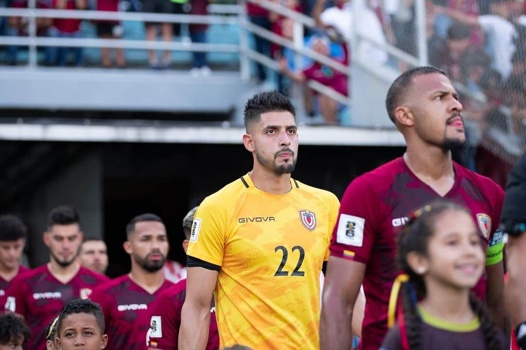 ラファエル・ロモさんのインスタグラム写真 - (ラファエル・ロモInstagram)「Gracias Venezuela 🇻🇪 @selevinotinto ➕3️⃣ Este camino apenas comienza pero todos juntos podemos hacer que el transitar de este proceso para conseguir nuestro objetivo sea aun más maravilloso 🙌🏽」9月13日 21時57分 - rafaromo1