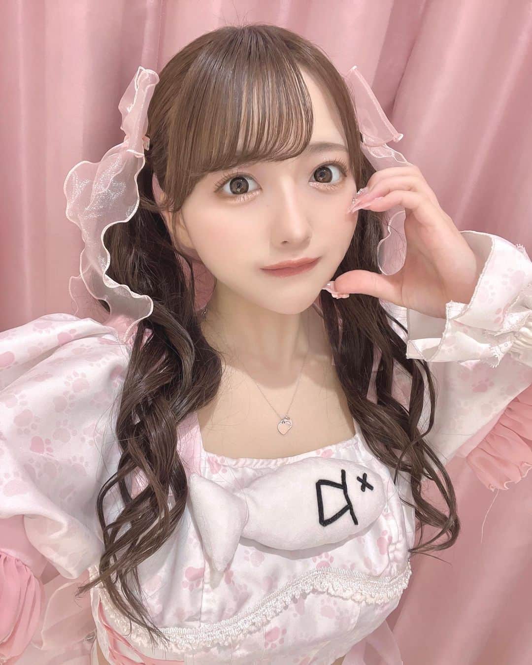 𝐘𝐔𝐑𝐈𝐀のインスタグラム：「. ふわふわしているようでしっかりした女の子」