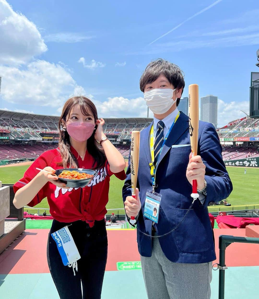 八幡美咲さんのインスタグラム写真 - (八幡美咲Instagram)「明日会えるの楽しみにしてます⚾️♡ 1年前の生中継の時の写真⚾️(実況担当だった廣瀬アナと☺️)  明日はいよいよ カープディナーショー！ 来て下さる皆さま ルンヌ(@parfumdelune.hiroshima )で お会いできるのを楽しみにしています🕊  予約はルンヌかDMから🫶🏻☺️  #トークショー #カープ」9月13日 21時58分 - misa_tabi0123