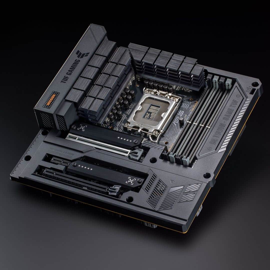 ASUSさんのインスタグラム写真 - (ASUSInstagram)「Unveiling the ultra-sleek TUF GAMING B760M-BTF WIFI motherboard with hidden connectors, mATX form factor, and DDR5 memory support! 🤩 ⁣ ⁣ Keep it neat, game in style. ⁣ ⁣ Learn more👉 https://asus.click/btf ⁣ ⁣ #AsusBTF #TufB760」9月13日 22時00分 - asus