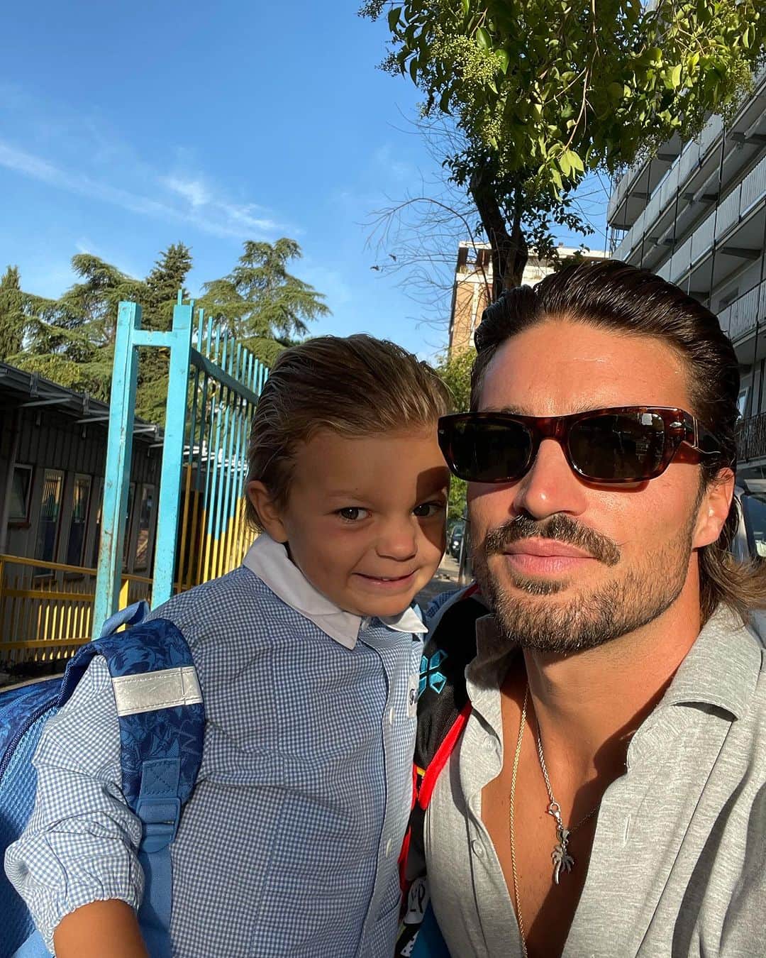 Mariano Di Vaioのインスタグラム：「1st day of school 🤍」