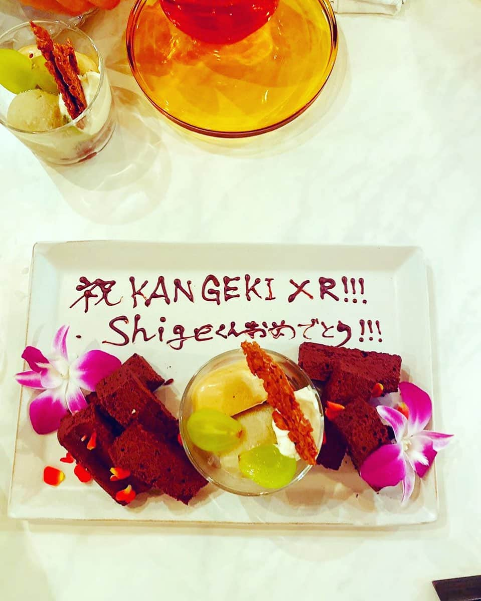 内田滋のインスタグラム：「そして、開店お祝いで行ったのに、お祝い返しされた。  @act.11_restaurant」