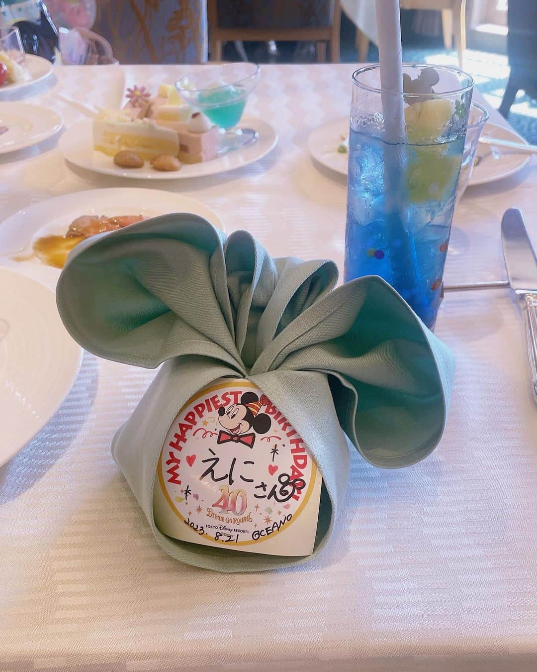 絵仁さんのインスタグラム写真 - (絵仁Instagram)「Birthday Disney🐠🐬🫧 ヤナギダのおかげで最高な1日になったよ🐚ありがとう(　˙-˙　) ❤︎ ❤︎ ❤︎ #ディズニー #ディズニーコーデ #ディズニーシー #ディズニーホテル #ディズニーリゾート #リトルマーメイド #アンバサダーホテル #ディズニーアンバサダーホテル」9月13日 22時11分 - eni_tc