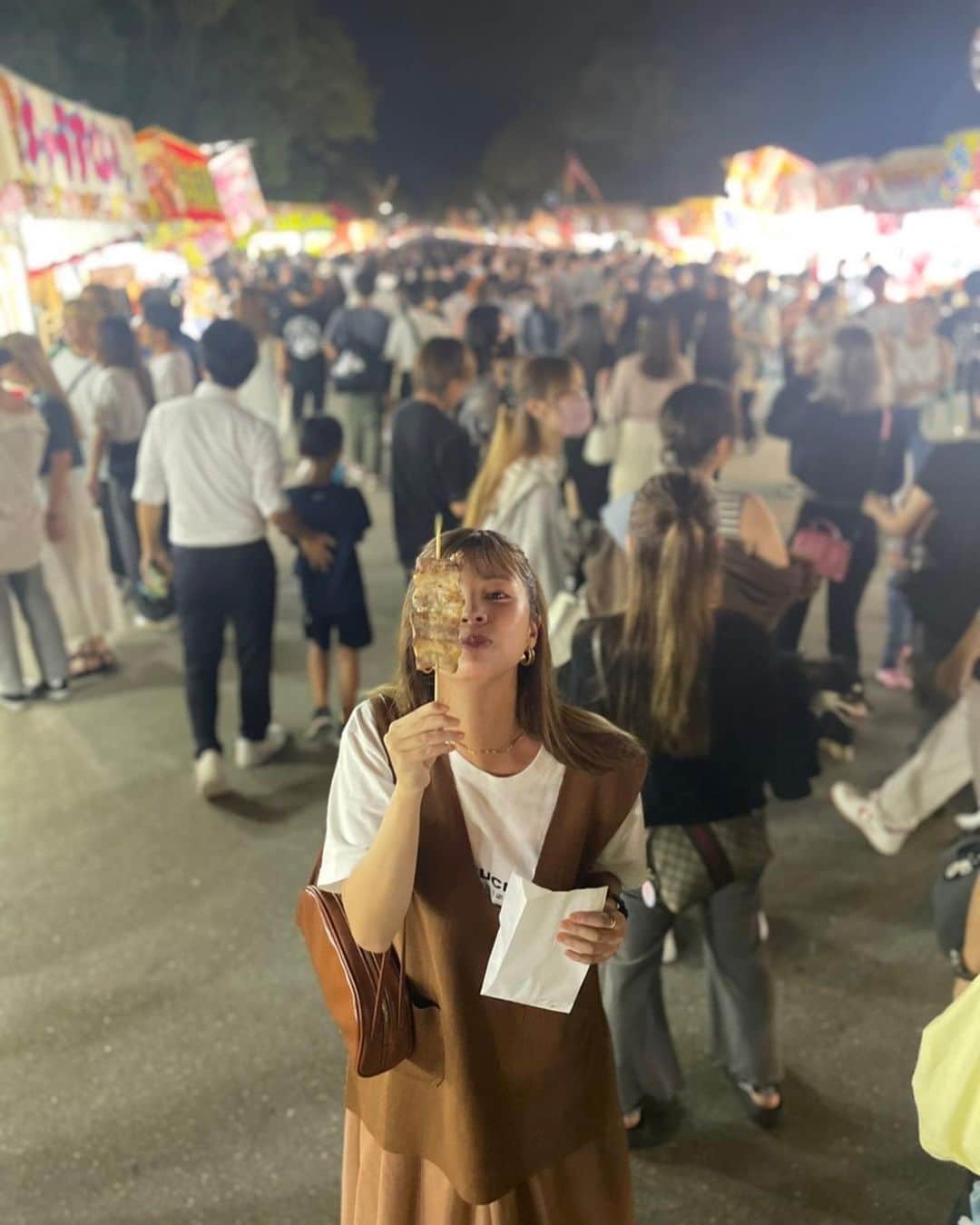 服部さやかのインスタグラム：「放生会🎑  #ベスト #チュールスカート @naturalbeautybasic_official  #tシャツ @yokofuchigamiigirisu」