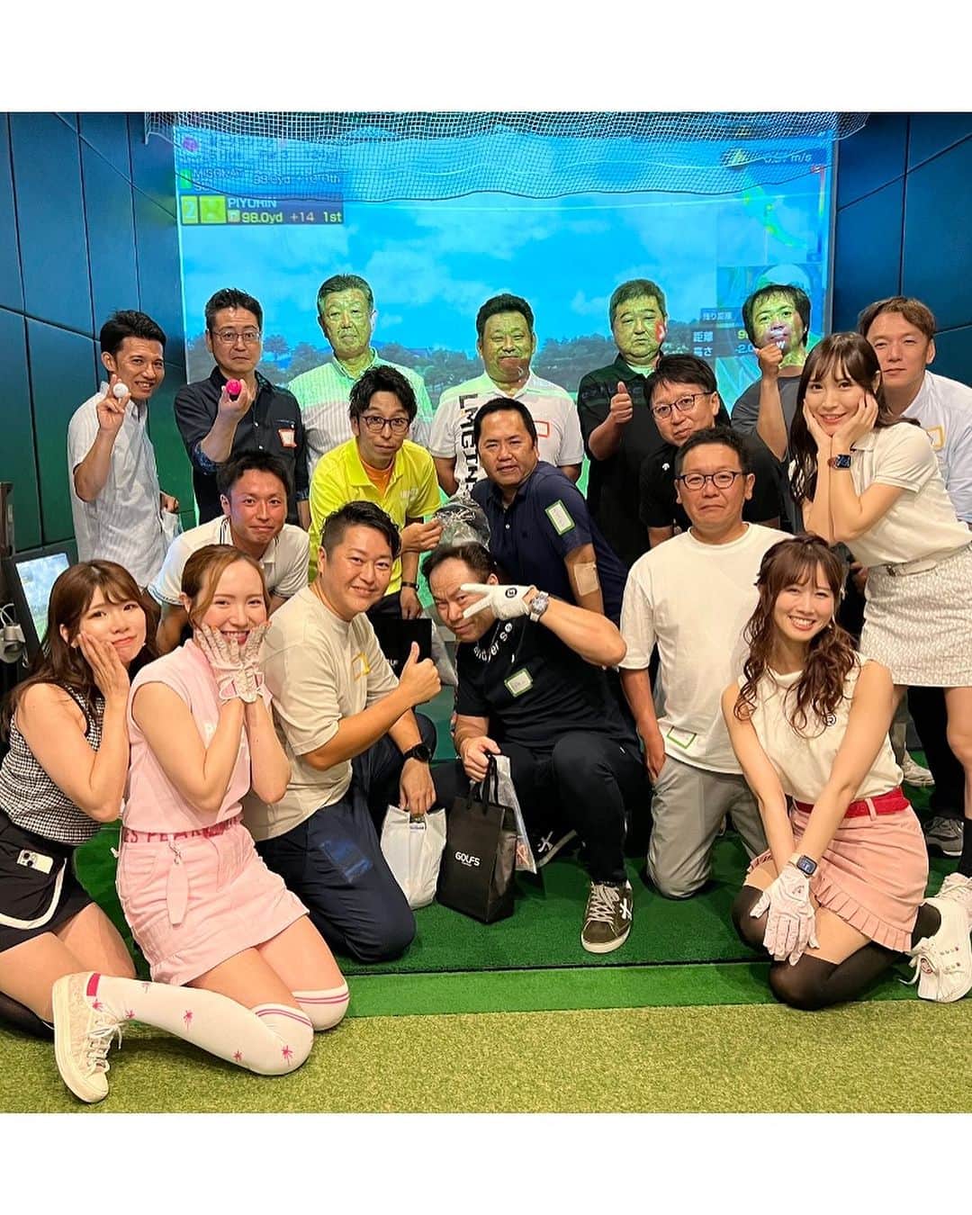 めるのインスタグラム：「少し投稿遅くなっちゃいました🙇‍♀️ (コメント欄にお知らせあるから最後まで見てね♡)  先日、第一回なごやん交流会⛳️シミュゴルイベント 無事に終わりました✨ おかげさまで大盛況でした😍  改めて参加してくださった方々ありがとうございました🩷 1人参加の方がたくさんいて勇気を出して参加してくれて嬉しかったです😭💕 遠方から泊まりで来てくれた方も😭✨  初めましての方ばかりだったけど、皆さんすぐに仲良くなってとっても盛り上がってて、さすがゴルファーの皆さんだなと思いました🏌️‍♀️ 皆んなで食べて飲みながらワイワイ楽しい時間を過ごすことができました🎵  参加された方同士で仲良くなって、今度ラウンド行ってきまーす！って声も聞けて、新しいゴルフ仲間を見つける交流の場にもなって嬉しかったです😌  改めてゴルフは人と人が繋がる素晴らしいスポーツだなぁーっと思いました🤭⛳️  イベント後は、楽しかった！また参加したい！って沢山の声をもらいました🥹✨  実は自分の職場ということもあって、私がしっかりしなきゃって気持ちが強くて、イベントの前から当日もとっても緊張してました。笑 でも参加してくれた方皆さんすごく優しくて、一緒に盛り上げて下さって、本当に感謝です😭💕  主催の @ohana__golf @golf_rin_golf @m0m0_golf18  このメンバーでイベントできて良かった🫶 皆んなとっても協力的なおかげで、スムーズにできたし感謝しかない🥲 オリジナルのノベルティも景品も喜んでもらえて良かった🎵  皆さんのおかげで良い思い出を作ることができました🥰  協力してくれた @golf525_official スタッフも本当に本当にありがとう🙇‍♀️  また企画するので、リピートしてくれたり、今回参加できなかった方も次回は参加してもらえたら嬉しいです💕  イベントの様子はハイライトにまとめておきます⭐️  →最後、コメント欄見てね👀」