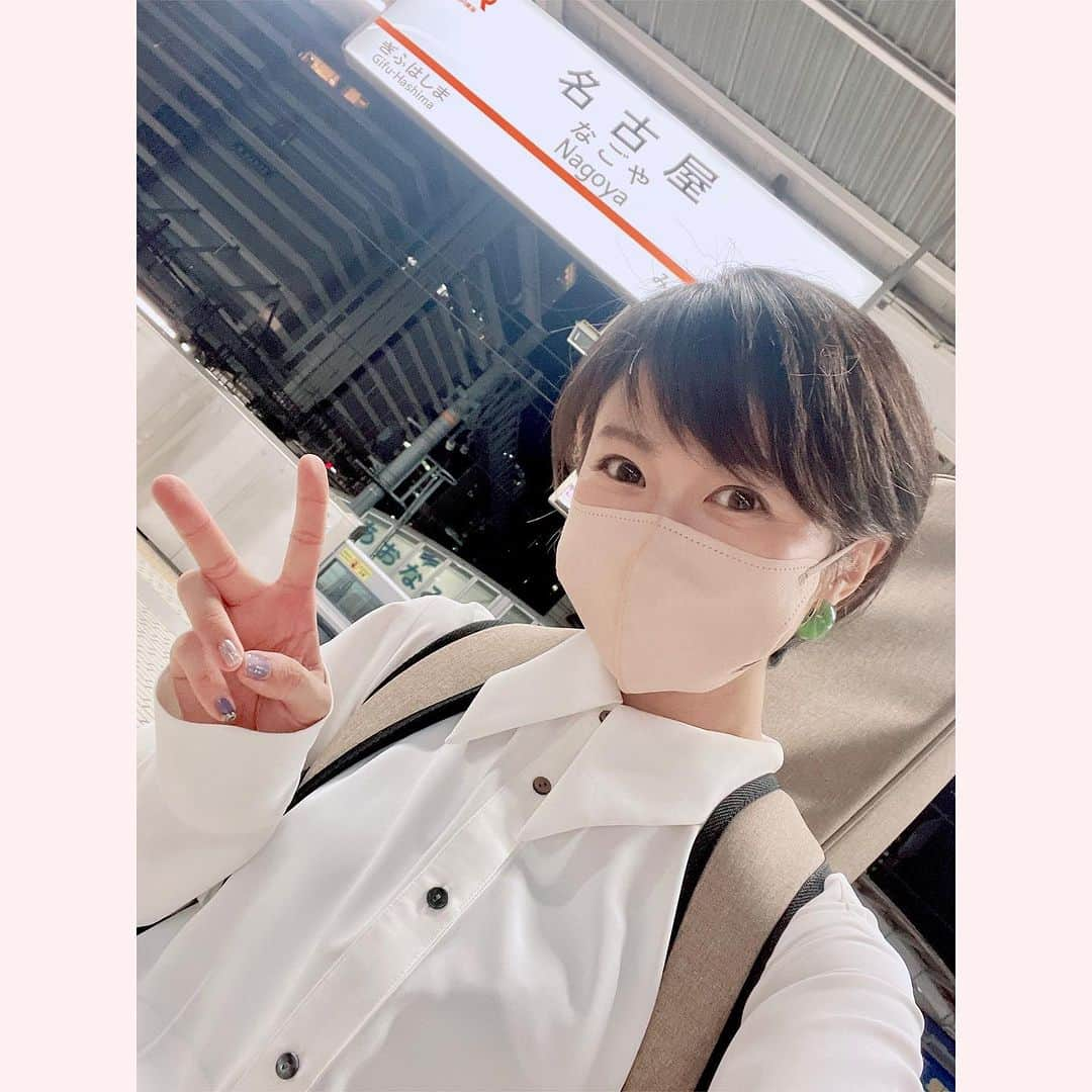 神園さやかさんのインスタグラム写真 - (神園さやかInstagram)「2023.09.13🎙️  弾丸名古屋！！ 今日は初めてのアスナル金山さんにて 「アスナルらいぶ」出演でした。 ありがとうございました🙌🏻  金山駅のすぐ横、ということもあって とにかく人通りが多いし、おしゃれなお店もいっぱいでとっても素敵な場所でした☺️  初めましての出会いもたくさん✨ 嬉しかったーーー！！  お仕事終わりやわざわざ時間作って駆けつけてくれた方も！！！😭😭 めちゃくちゃ心強かったよーー ありがとう♡  そしてCDやグッズもたくさん羽ばたき😭✨感謝です、、！！  早く名古屋でもワンマンライブ出来るように顔晴りたいっっ！！ ってすごく思った。  年内にまた来たいよーーー！！  弾丸だったけど来れて良かった👍🏻 ありがとーーーう(*´꒳`*)  #アスナル金山 #アスナルらいぶ #初出演」9月13日 22時28分 - sayaka.kamizono