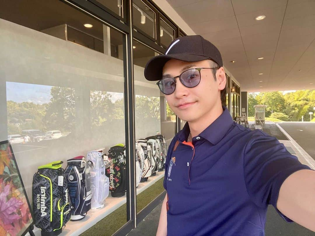 小澤亮太さんのインスタグラム写真 - (小澤亮太Instagram)「初ラウンド✨  楽しかったぁ⛳️  何から何まで色々教えてもらいました🙇  師匠、感謝しかないです  フィリピンでのイベント近くなってきました🇵🇭  違う国での出会い、大事にしていきます🙏  #ゴルフ #フィリピン #マニラ」9月13日 22時28分 - ozawa_ryota