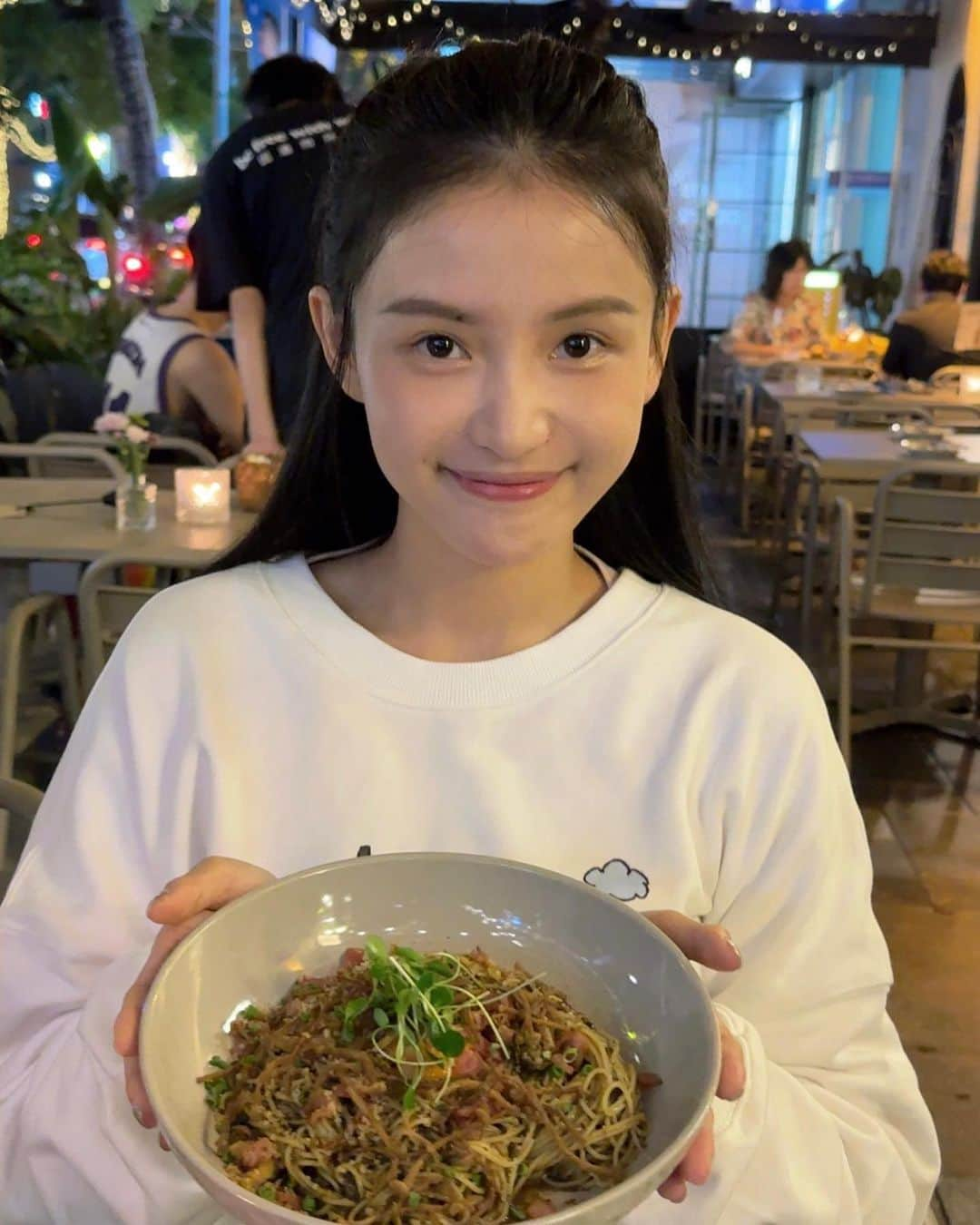 リン・シャオザイのインスタグラム：「🍝🍝」