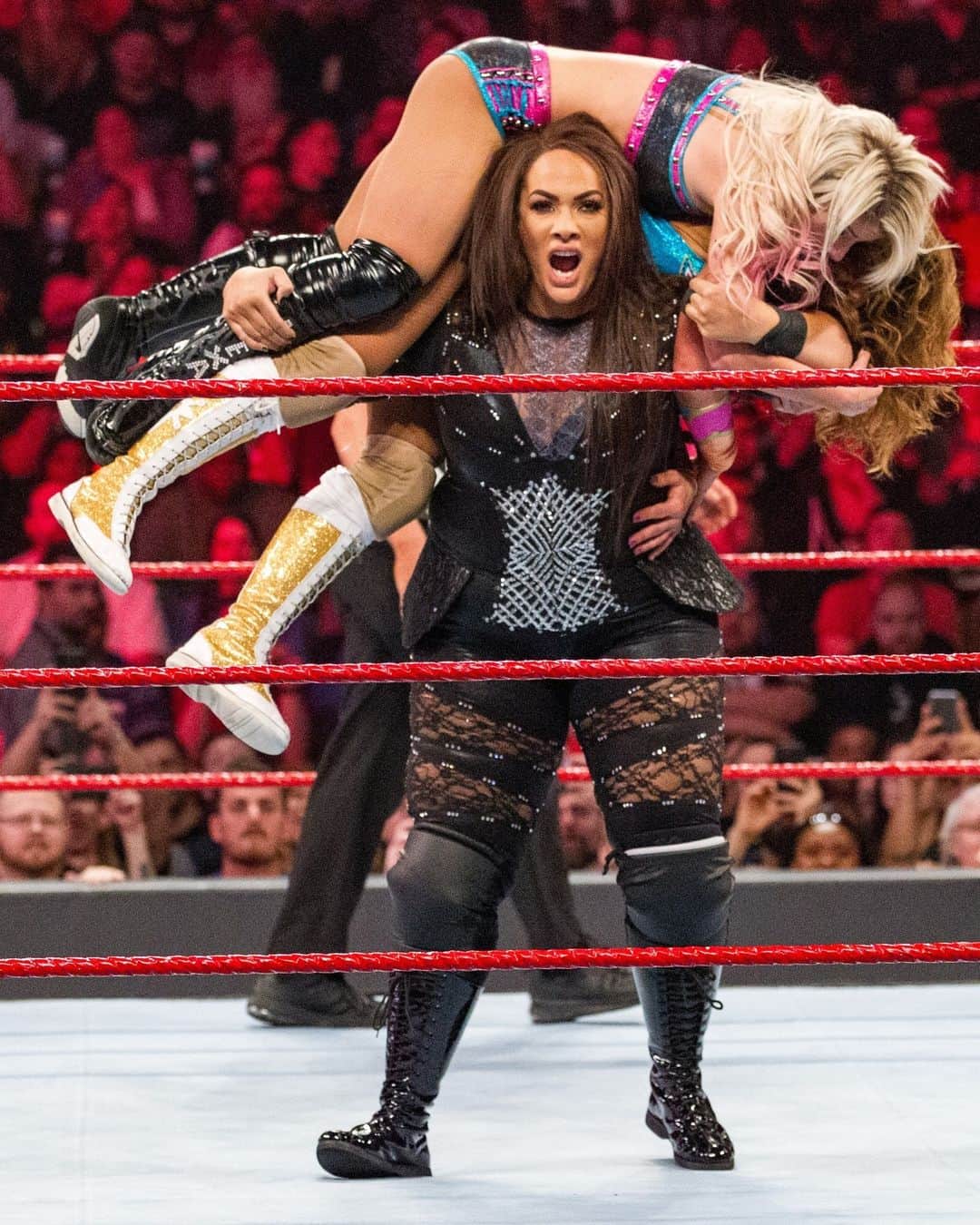 WWEのインスタグラム：「She's back 👀」