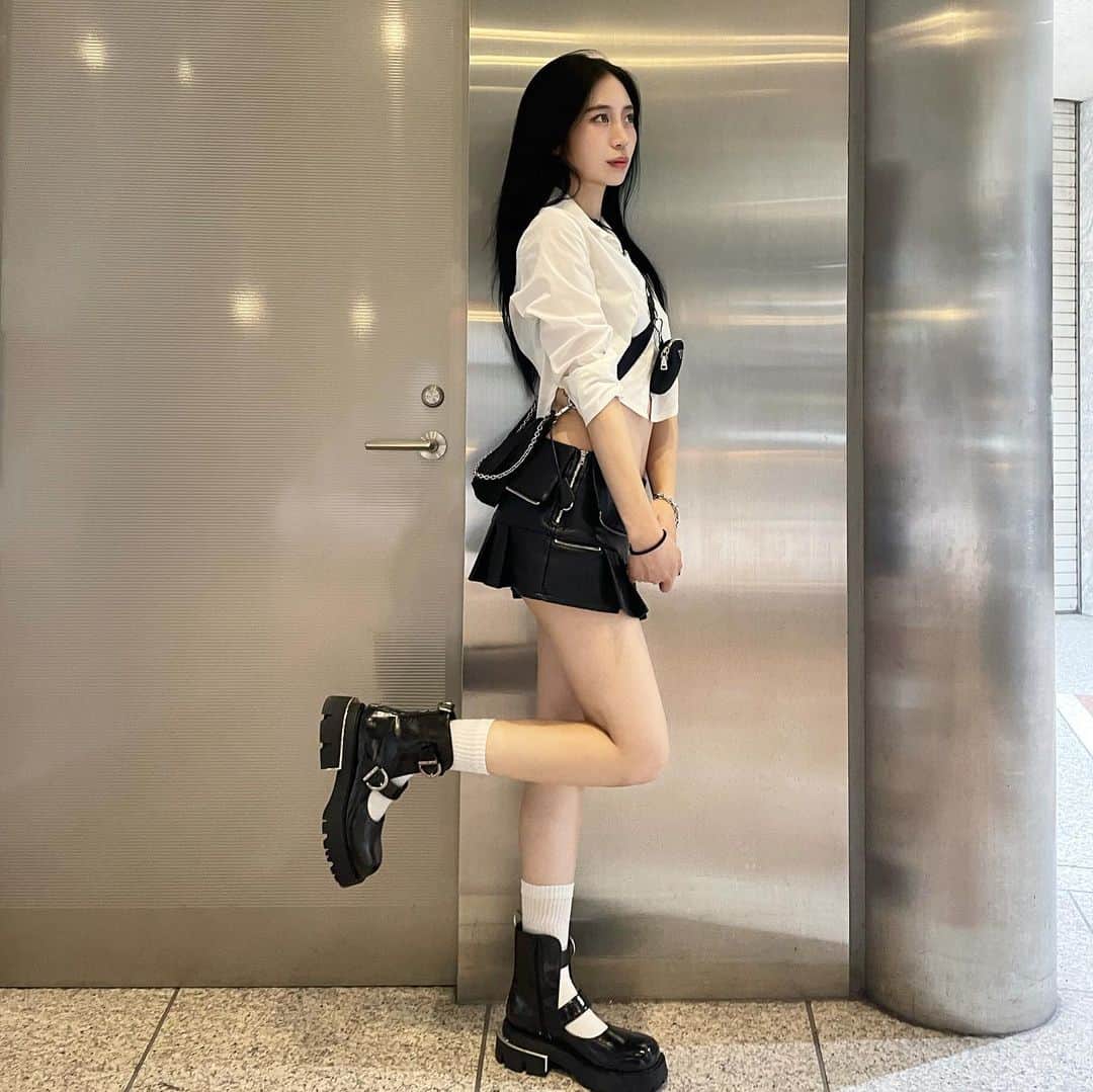 原涼香のインスタグラム：「⊹ ｡ ﾟ⁖✦ ˖ ⊹ ｡ ﾟ˖ ✧ ⊹ ｡ ﾟ⁖ °✦ ㅤㅤㅤㅤㅤㅤㅤㅤㅤㅤㅤㅤㅤ　@henn_kim 🖤」