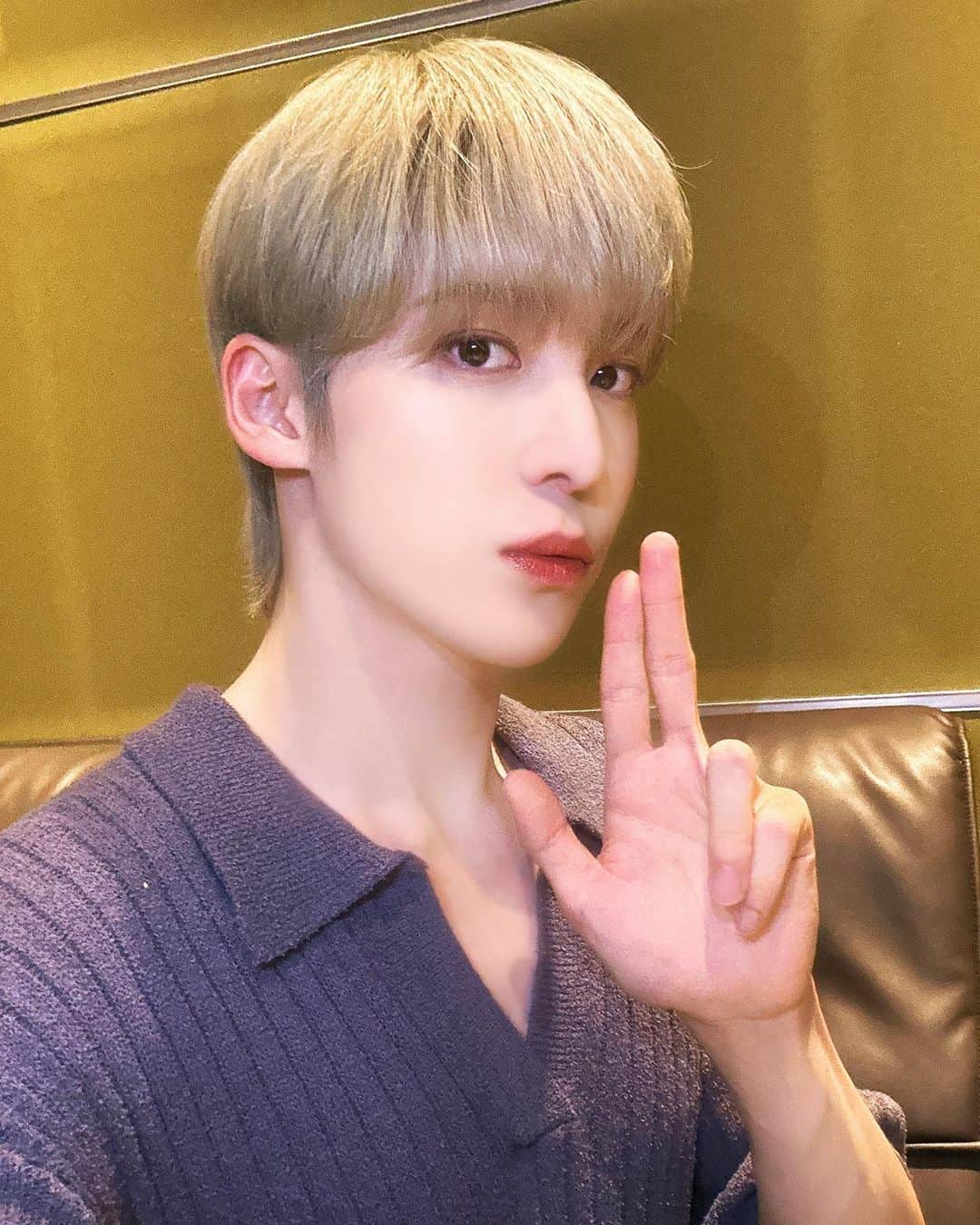 ATEEZさんのインスタグラム写真 - (ATEEZInstagram)「[📷] '아이돌라디오' 홍중,윤호 DJ Behind Photo  ⠀ 돌랑티니의 사랑은 우리가 가져간다!😎💘 돌랑티니의 애정을 듬뿍 받으며 힘을 얻는 댕쭝디! 오늘 밤도 좋은 꿈 꿔요 🌙 ⠀ #아이돌라디오 #ATEEZ #에이티즈」9月13日 22時57分 - ateez_official_