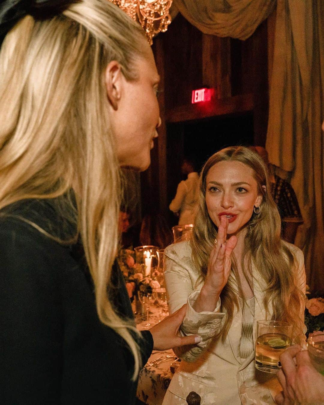 New York Times Fashionさんのインスタグラム写真 - (New York Times FashionInstagram)「At Ralph Lauren’s women’s spring 2024 show at the Brooklyn Navy Yard last week, celebrities gathered for a runway show and lavish dinner that demonstrated the brand’s success at world building.  The @ralphlauren formula is made up of both familiarity and desire, writes the fashion reporter @jtes. The show had familiarity: faux-worn wooden framework and intentionally mismatched white chairs, a style known to anyone who has seen even five minutes of HGTV programming. And it had desire: The svelte bodies atop those chairs belonged to Julianne Moore, Jennifer Lopez, Diane Keaton and Amanda Seyfried, seated shoulder to shoulder like the world’s most enviable group of girlfriends.  Read more about what makes up “that Ralph Lauren feeling” at the link in bio. Photos by  @_janekim」9月13日 22時50分 - nytstyle