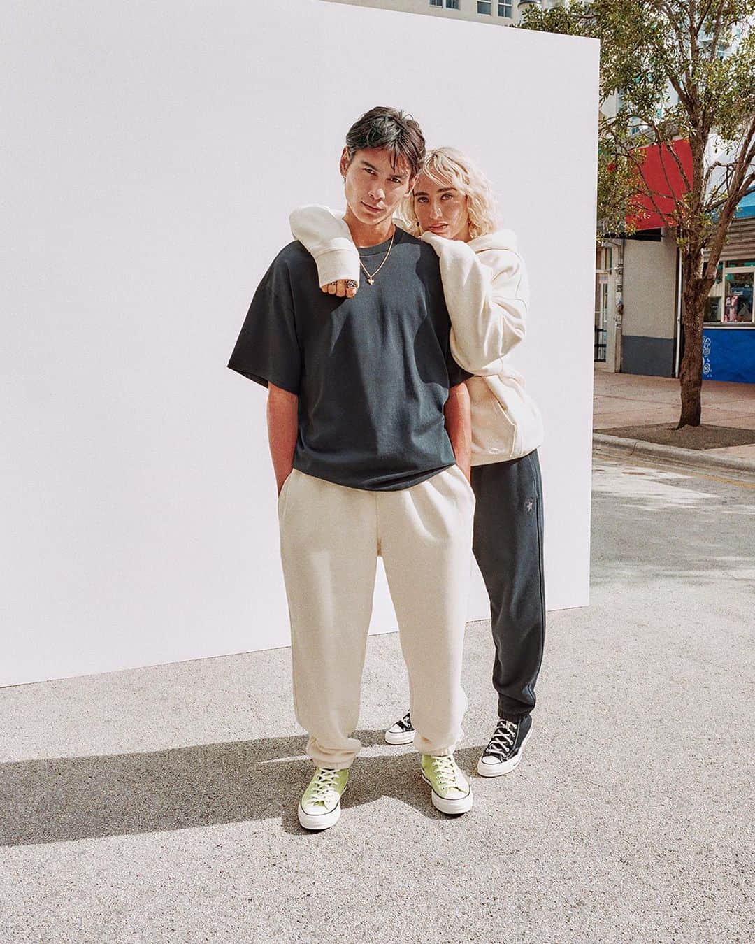 converseのインスタグラム：「Meet Gold Standard🏅our all-new premium apparel collection designed for optimal comfort and effortless style #CreateNext   Shop the full collection, seen here on @evanmock and @lilsabotage, now on Converse.com.」