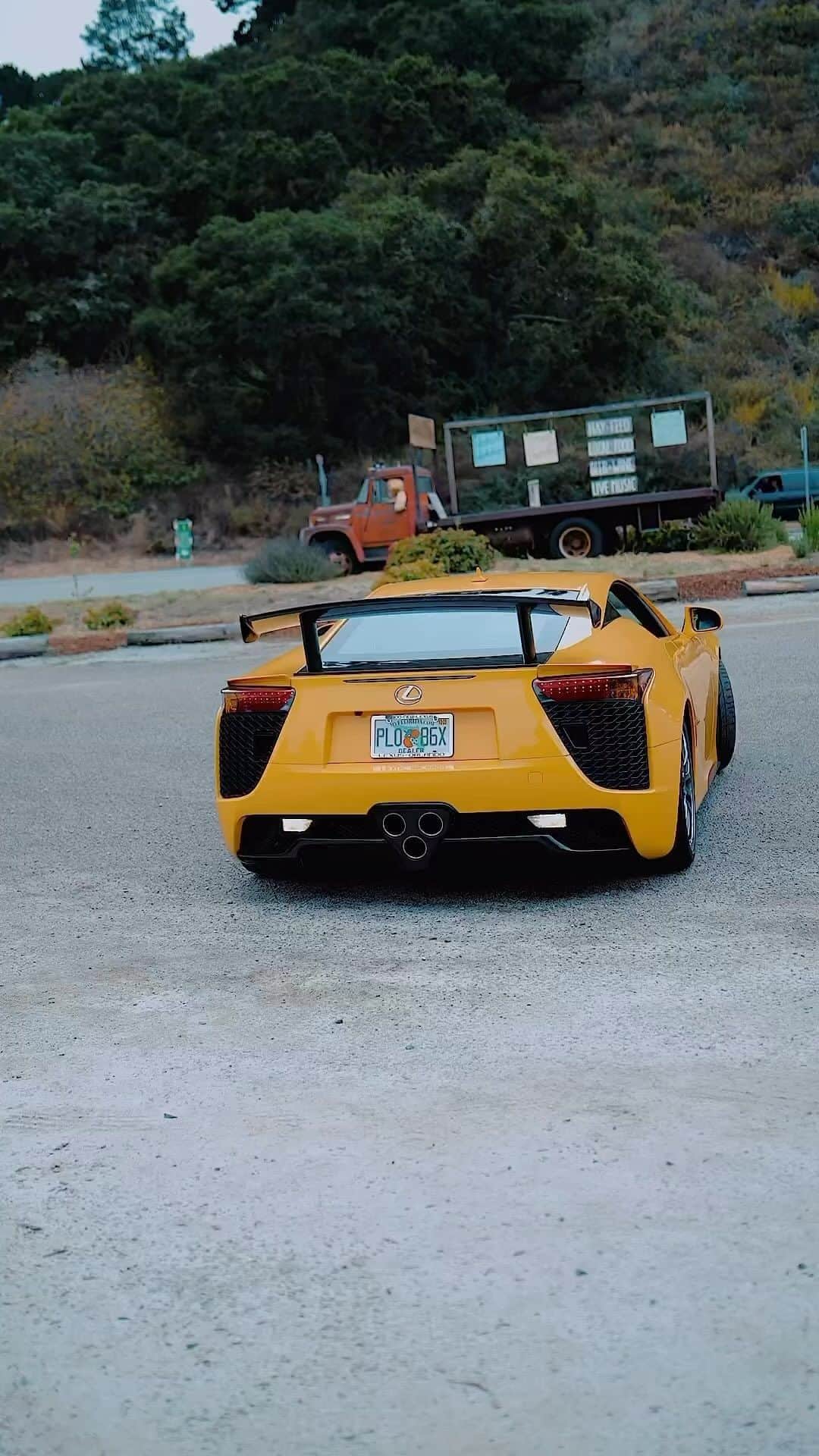 CarsWithoutLimitsのインスタグラム：「Revving up the passion: The Lexus LFA Nurburgring edition – where the symphony of a V10 engine meets pure perfection! 🏁🎶 🎥 @jers_pics」