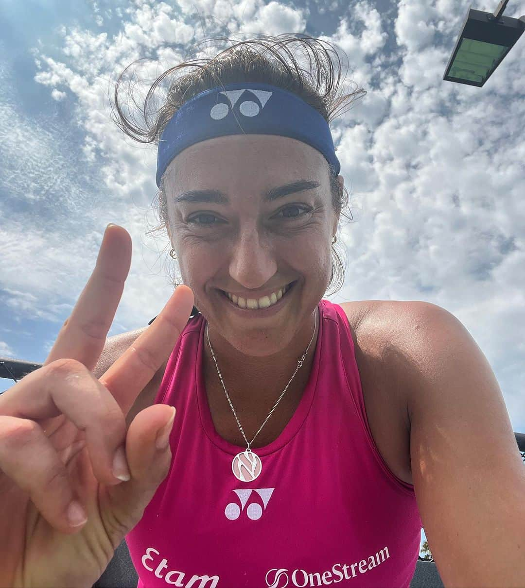 キャロライン・ガルシアのインスタグラム：「Let s start a new tournament @sandiegoopen  New week new challenges 🔥  First round at 17:30  Premier tour à 2:30 🇫🇷   #FlyWithCaro」