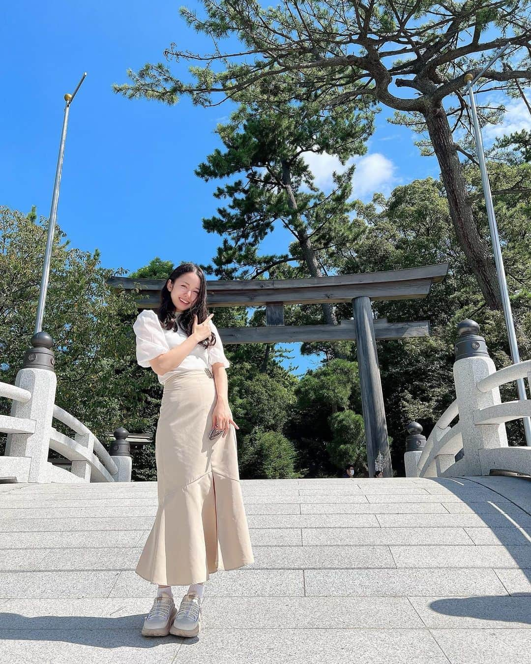 高山璃奈さんのインスタグラム写真 - (高山璃奈Instagram)「⁡誕生日の日は朝から神社で参拝し、 一年間のお礼を伝えてきました！✨ ⁡ 数年ぶりにおみくじ引いたら大吉だった😆 ⁡ 幸先良いスタートを切れました🍀 ⁡ ⁡ この一年も、 今ある幸せに感謝して 心穏やかに過ごしていきたいと思います(*^^*) ⁡ #31thbirthday #アンチエイジング頑張らねば笑 #今年もよろしくお願いします🍀」9月13日 23時32分 - rina__takayama