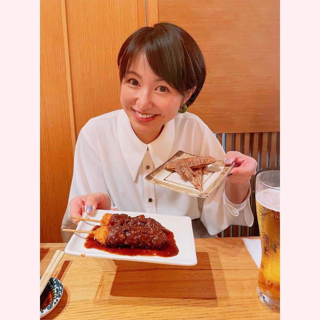 神園さやかのインスタグラム：「コロナ以前にお世話になってた方が 今回急遽お手伝いにきてくれたので、 ライブ終わりに名古屋グルメを 掻き込ーーみました🍺  味噌カツと手羽先おいし！ 食べれて良かったー！！☺️  今日のセトリで 「カレンダー」すごく印象に残った、 って言ってもらえて嬉しかったなぁ〜  と振り返ってる間に、 ただいま東京🗼  近いなーー名古屋。 ホントたくさん行きたい！！  #名古屋グルメ #名古屋めし」
