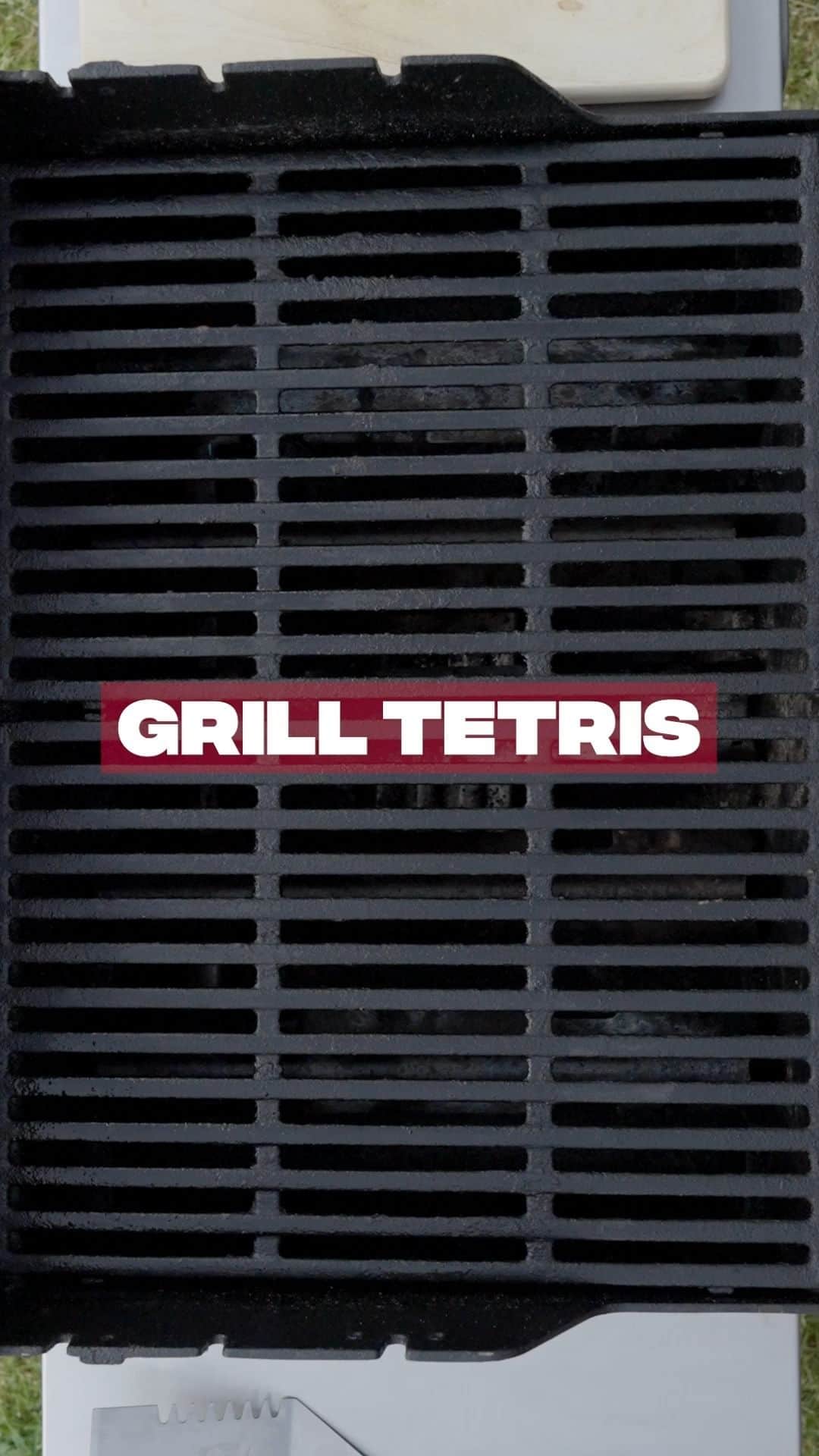 のインスタグラム：「Make grilling a game and get the most out of your grill space! 🎮   Will you make some room and get a new high score? 💥   #johnsonville #johnsonvillesausage #betterwithsausage #recipe #GrillTetris #flavor #BeGrilled」