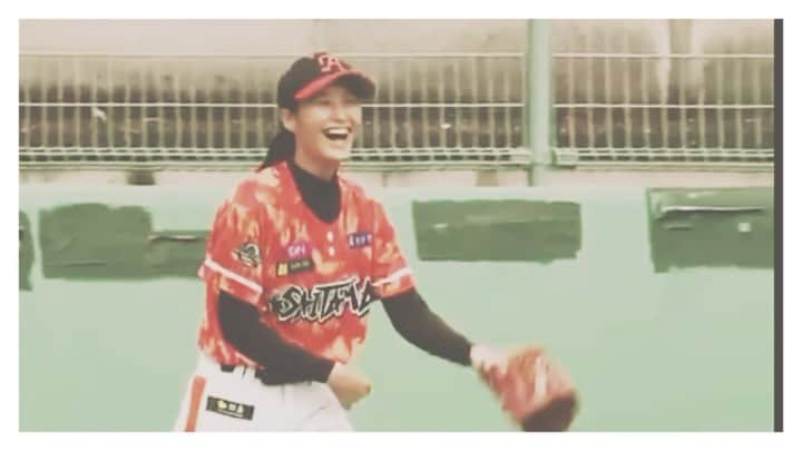 加藤優のインスタグラム：「YouTube用にエンディング動画を作りました⚾️🎸 自己紹介を兼ねてだけど、自分で作ると恥ずかしいw  YouTube、チャンネル登録してもらえたら嬉しいです(*´ー｀*)  #女性コーチが指導する野球スクール #女子野球選手のセカンドキャリア #サニー塾 #サニー塾ミズノ校 #サニー塾はだの校 #サニーキャッチボール野球塾 #サニーキャッチボール #野球 #女子野球 #東京都 #千代田区 #神奈川県 #秦野市 #野球塾 #野球スクール #加藤優」