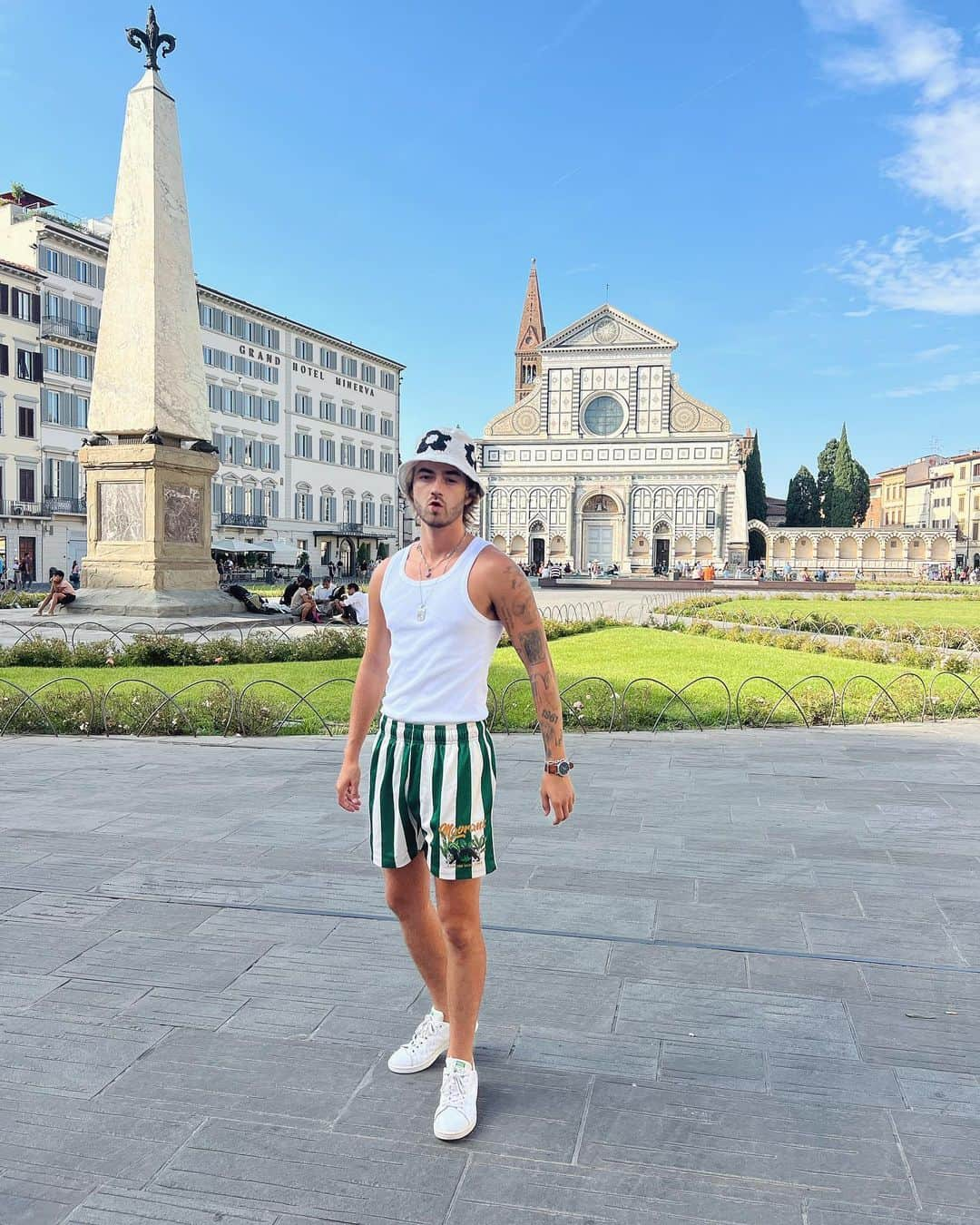 ジャック・ジョンソンさんのインスタグラム写真 - (ジャック・ジョンソンInstagram)「24 hours in Florence 🇮🇹 haven’t been run over by a vespa yet which is huge!」9月13日 23時48分 - jvck.j