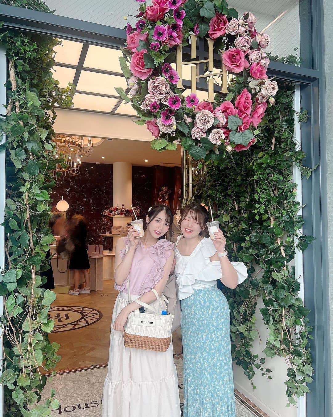 南まゆのインスタグラム：「♡ 人生初の推し活…🫶 . . まつかれたん👶非常に可愛かったです🥺🩷 . Her lip to. 素敵空間でした💐🥰 また行きたい~🩷☺️ . . #herlipto #FRUITSZIPPER」