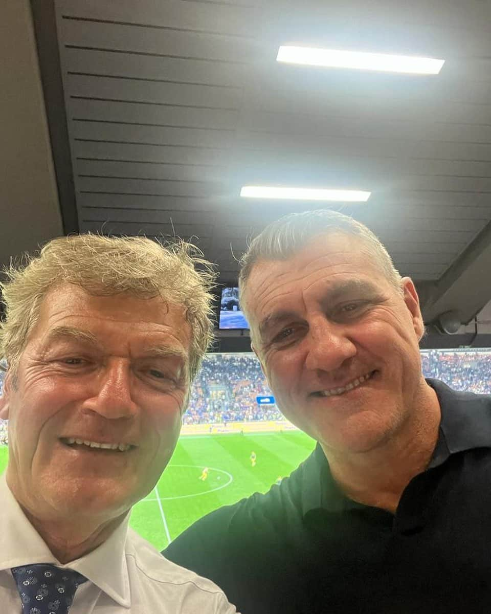 ジャンカルロ・アントニョーニさんのインスタグラム写真 - (ジャンカルロ・アントニョーニInstagram)「Con Bobo Vieri ieri sera a vedere gli @azzurri ⚽️💙」9月14日 0時04分 - giancarloantognoni