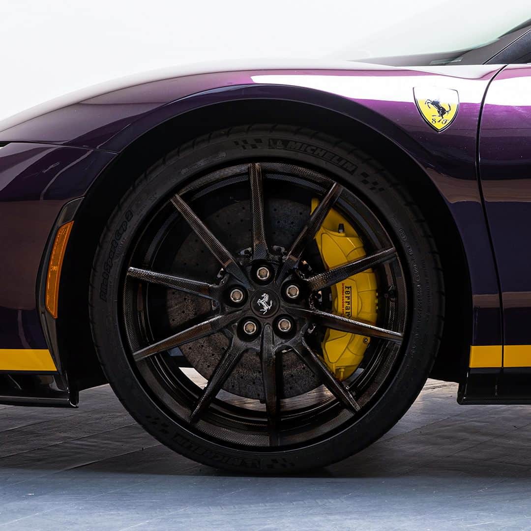 フェラーリさんのインスタグラム写真 - (フェラーリInstagram)「This #FerrariSF90Spider, created thanks to the #FerrariTailorMade programme, shows an aggressive character without detracting from its innate sportiness. The stripes of the Giallo Libano livery shine in contrast with the Viola Hong Kong of the paintwork, and the tones of interiors echo perfectly with the exterior finish of the car.  #Ferrari」9月14日 0時24分 - ferrari