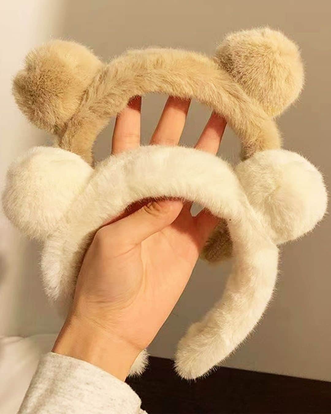 SHEINさんのインスタグラム写真 - (SHEINInstagram)「Fall was made for fuzzy ACCS 🐻😻👱‍♀️ Which plushies would you pick? 👇  🔎 6528877 14133893 11843572 12078343  #SHEIN #SHEINforAll #SHEINstyle #fashion #chic」9月14日 0時30分 - sheinofficial