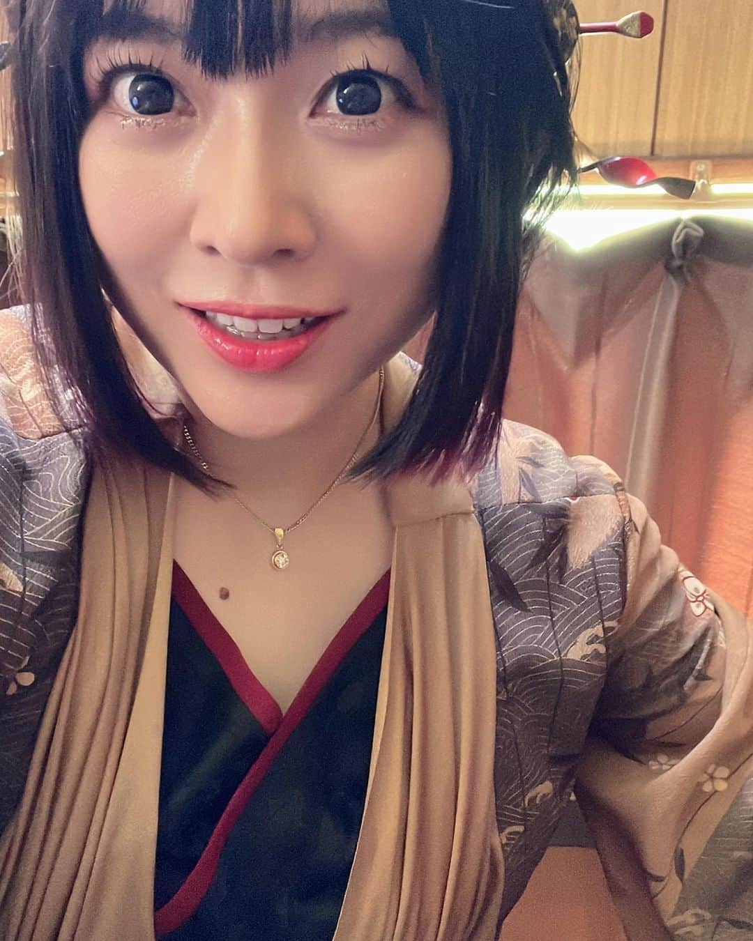 鈴華ゆう子さんのインスタグラム写真 - (鈴華ゆう子Instagram)「動画撮影でロケでした！情報出しお楽しみにー！ 今日も暑い1日でしたが、クーラー無しの環境で、蚊にさされまくった(´△｀) #鈴華ゆう子 #yukosuzuhana #和風コーデ」9月14日 0時35分 - yuko.suzuhana