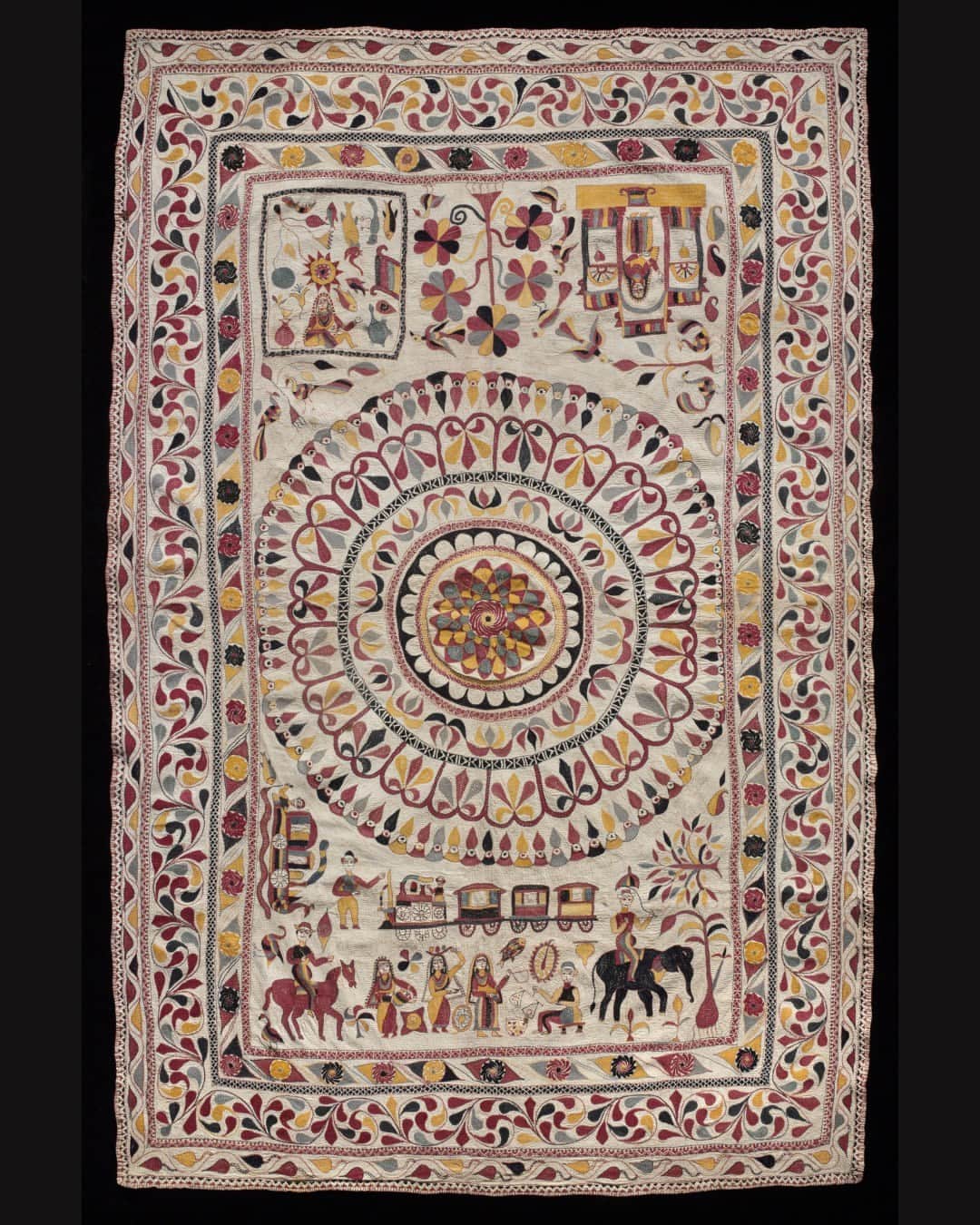 のインスタグラム：「Women in Bengal (modern-day Bangladesh and the state of West Bengal, India) created the embroidered quilts, called kanthas, for many reasons—as ritual seating, bedcovers, baby swaddling, and much more.  Art historian Pika Ghosh will discuss embroidered kantha in terms of community and care in a virtual talk, organized in conjunction with the exhibition A Century of Kanthas: Women’s Quilts in Bengal, 1870s–1970s.   Join us on Zoom Wednesday Sept. 20, noon-1pm. Free to register.  Learn more at the link in our bio.」