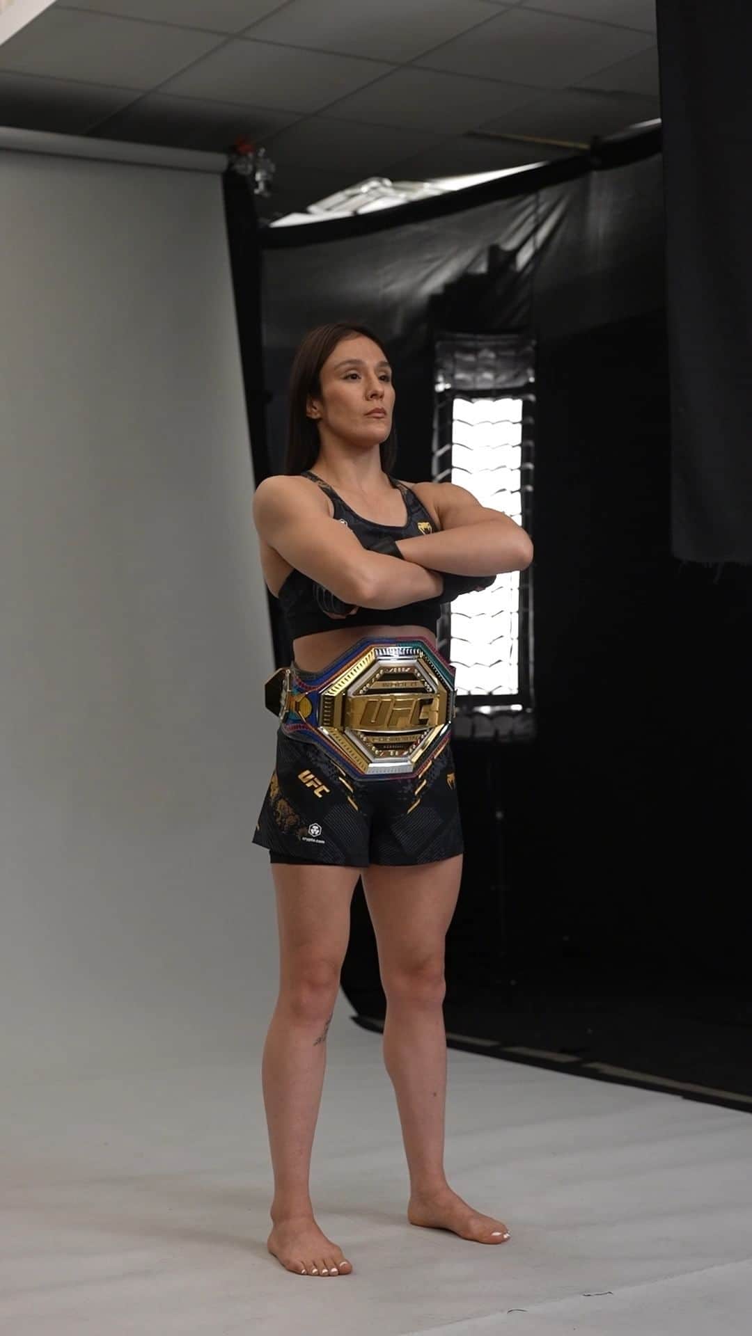 UFCのインスタグラム：「Media Day is officially done! 📸  Three days left to #NocheUFC 👊」