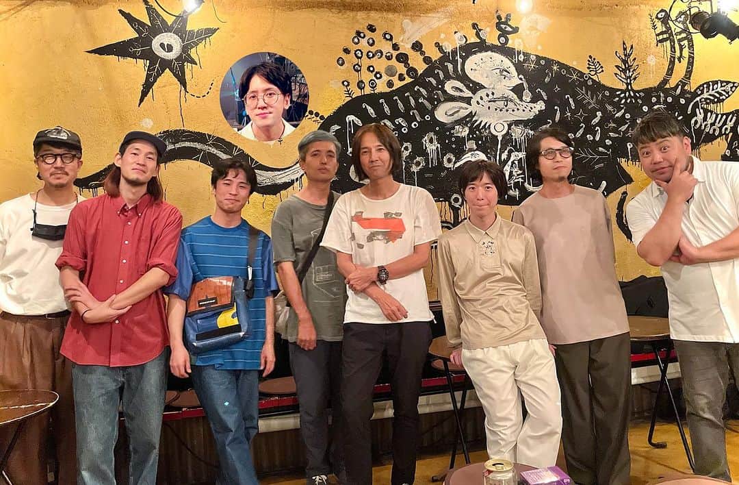 高野寛のインスタグラム：「【Pop Bizarre】楽しいイベントでした。三者三様、その対比がよかった。音楽好きな人しかいない空間・時間を味わい尽くしました。  アンコール、まさかのぶっつけ本番で「夢の中で会えるでしょう」セッション大会も思い出に残るな〜　またやろう！  麦くんが帰った後に写真撮ってないことに気づいたので、集合写真が欠席者仕様になってます（笑）  #森永陽実 #古川麦 #厚海義朗」