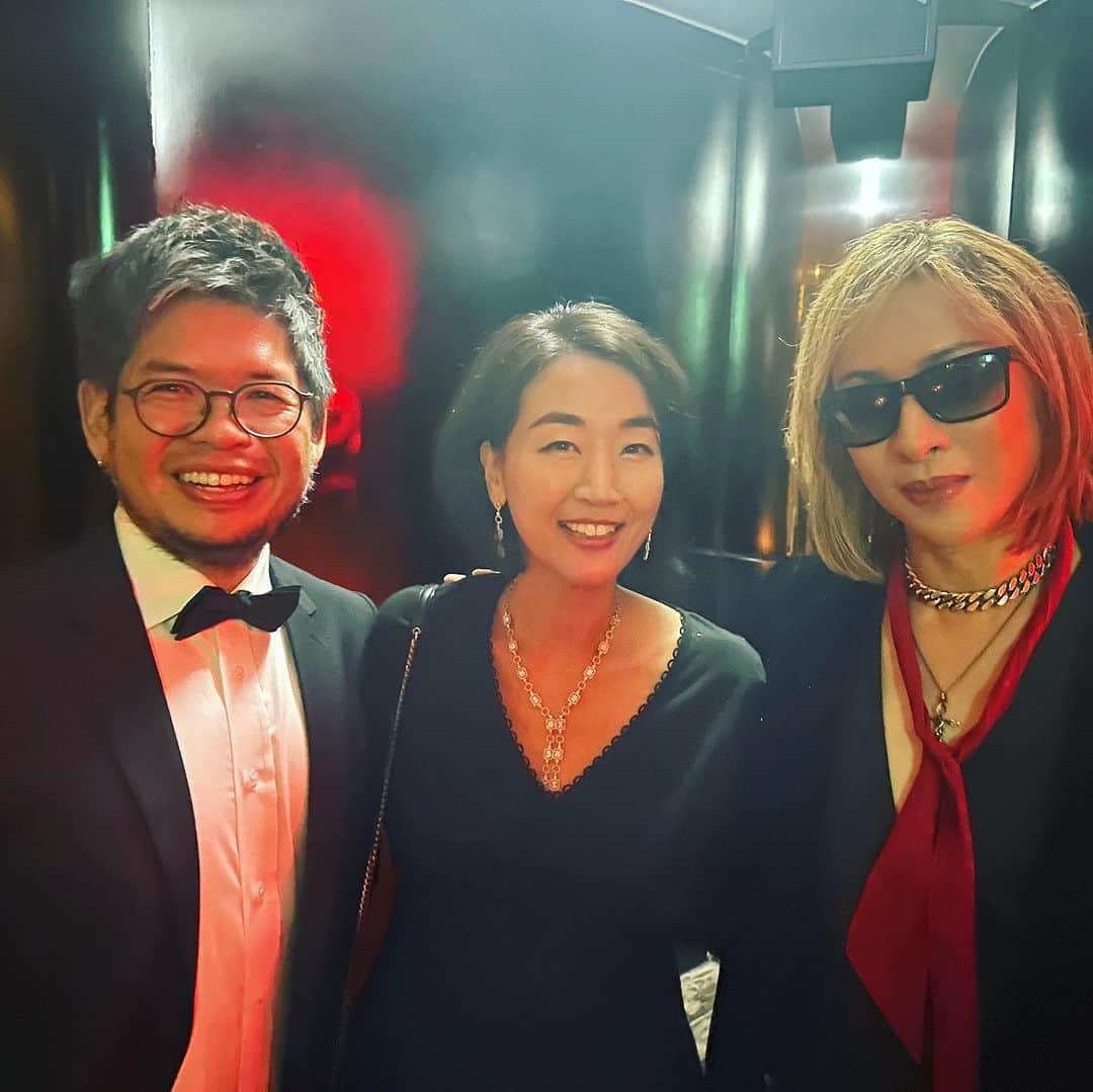 YOSHIKIさんのインスタグラム写真 - (YOSHIKIInstagram)「Yes, I just visited Korea a day before my film premiere in Tokyo. I was the surprise guest performer. Wonderful to see amazing people and friends there! X Yoshiki  #v #bts #taehyung #yoshiki #xjapan #thelastrockstars #stevechen #youtube #yoshikiunderthesky #x」9月14日 10時56分 - yoshikiofficial