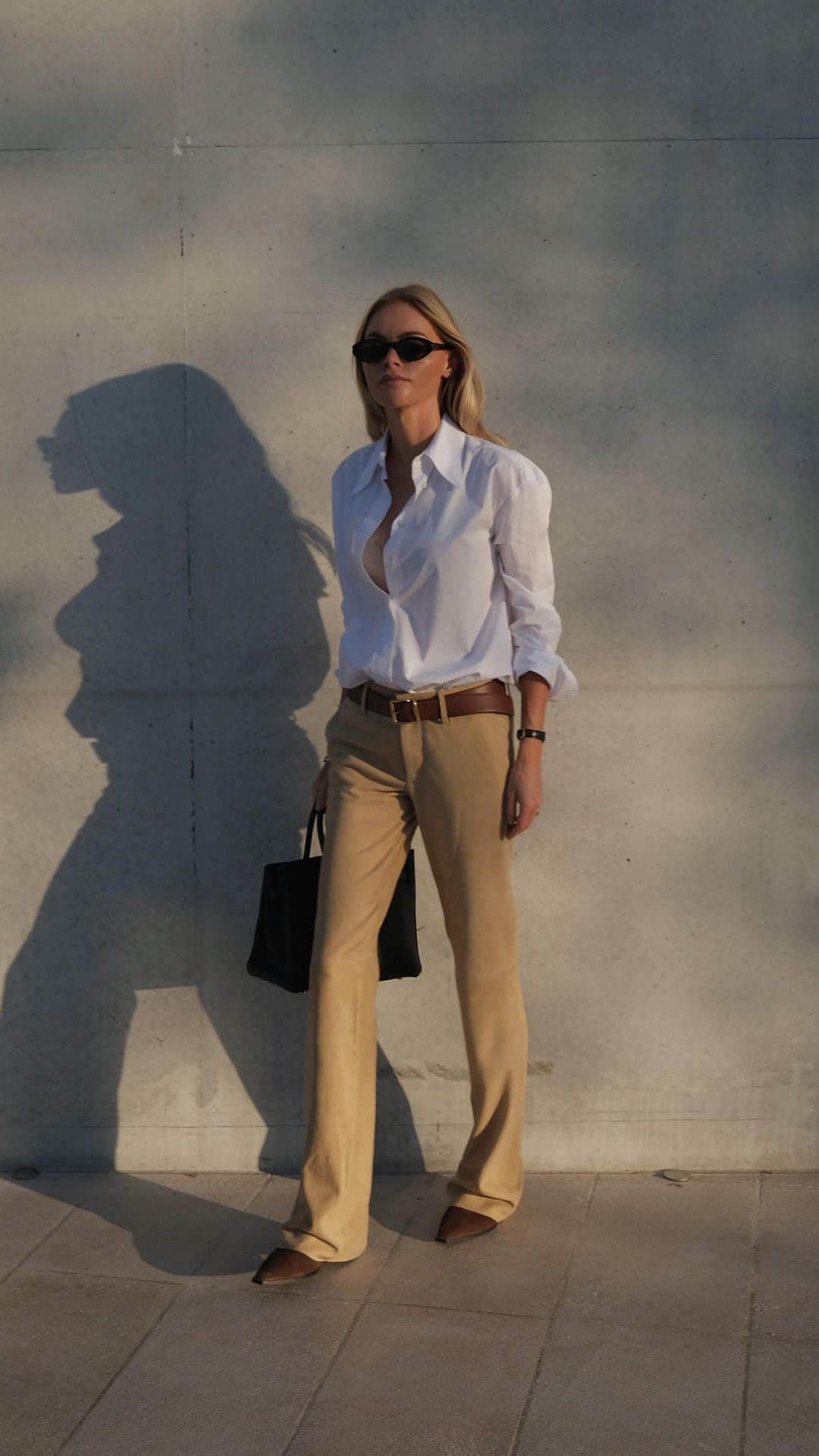Banana Republic のインスタグラム：「Timeless pieces for the season ahead, styled in store by @clairerose. Stop in to shop the September Collection, book a personalized styling appointment, and more. #TheBRLook」